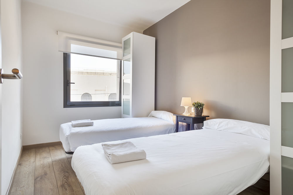Hotel Dingdong Fira 3*