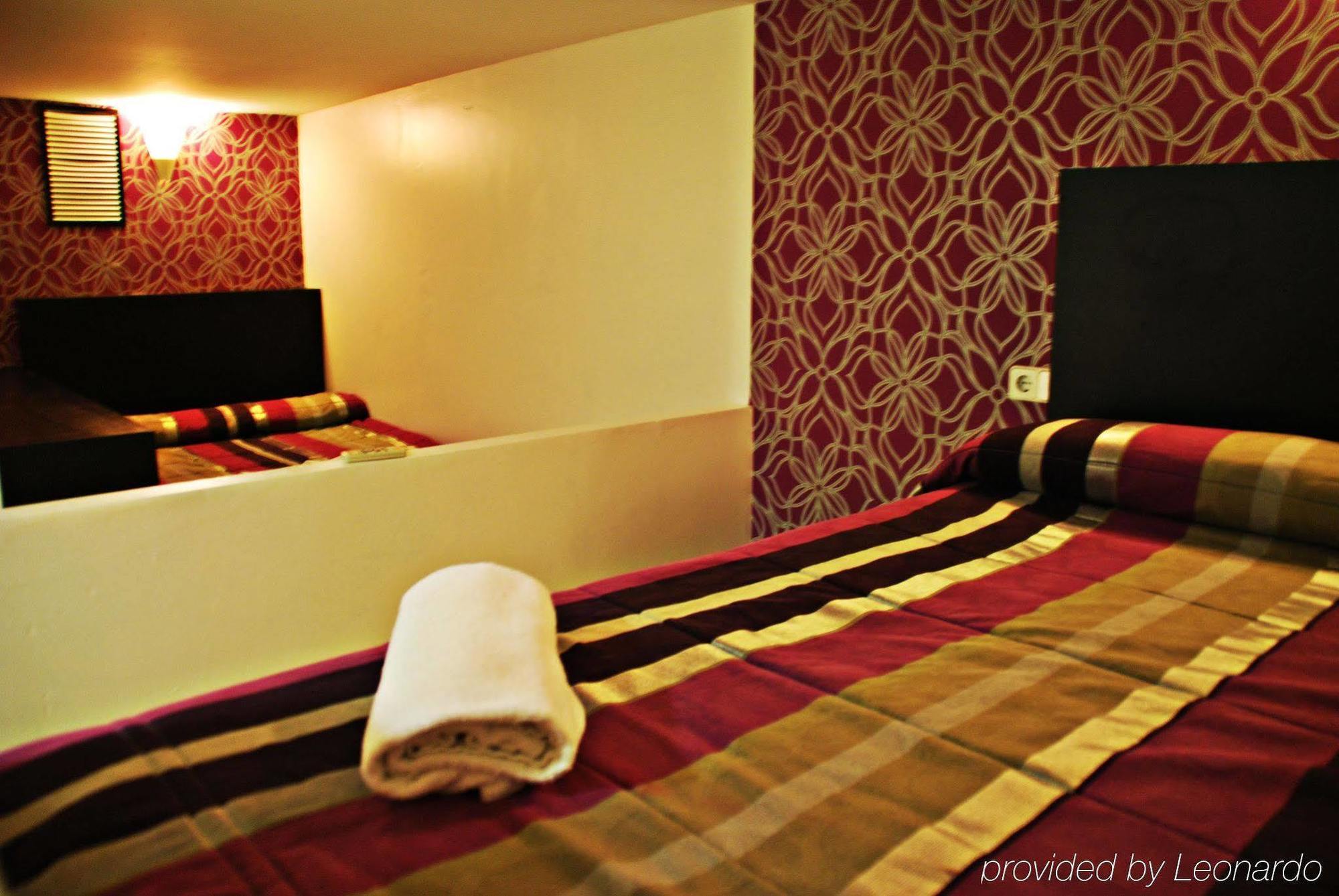 Sun&moon Hostal Barcelona
