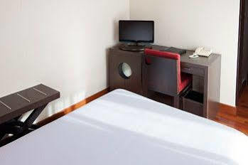Hotel Nh Les Corts 3*