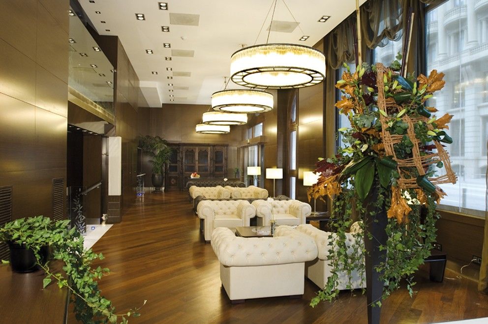 Colonial Hotel 4*