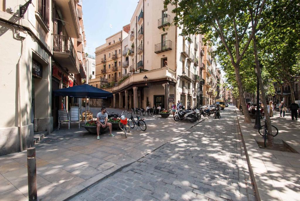 Deco Barcelona-born St. * Barcelona