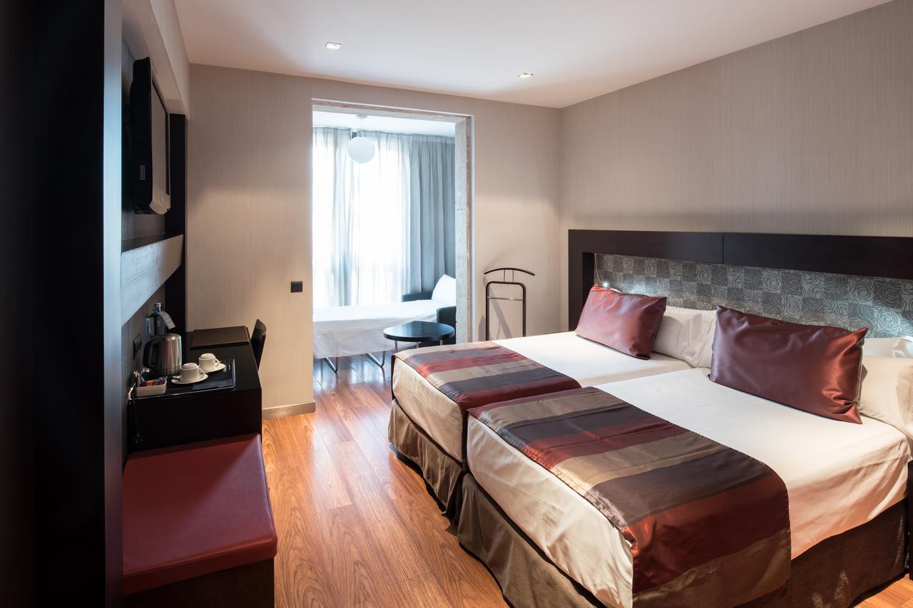 Catalonia Port Hotel