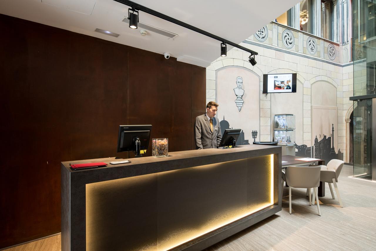 Hotel Catalonia Catedral 4*