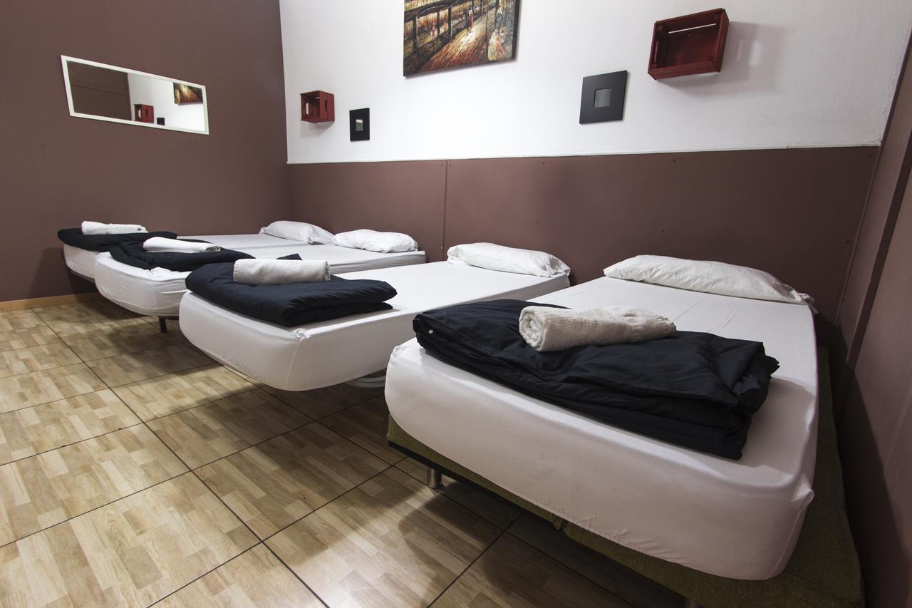 Break N Bed Hostal