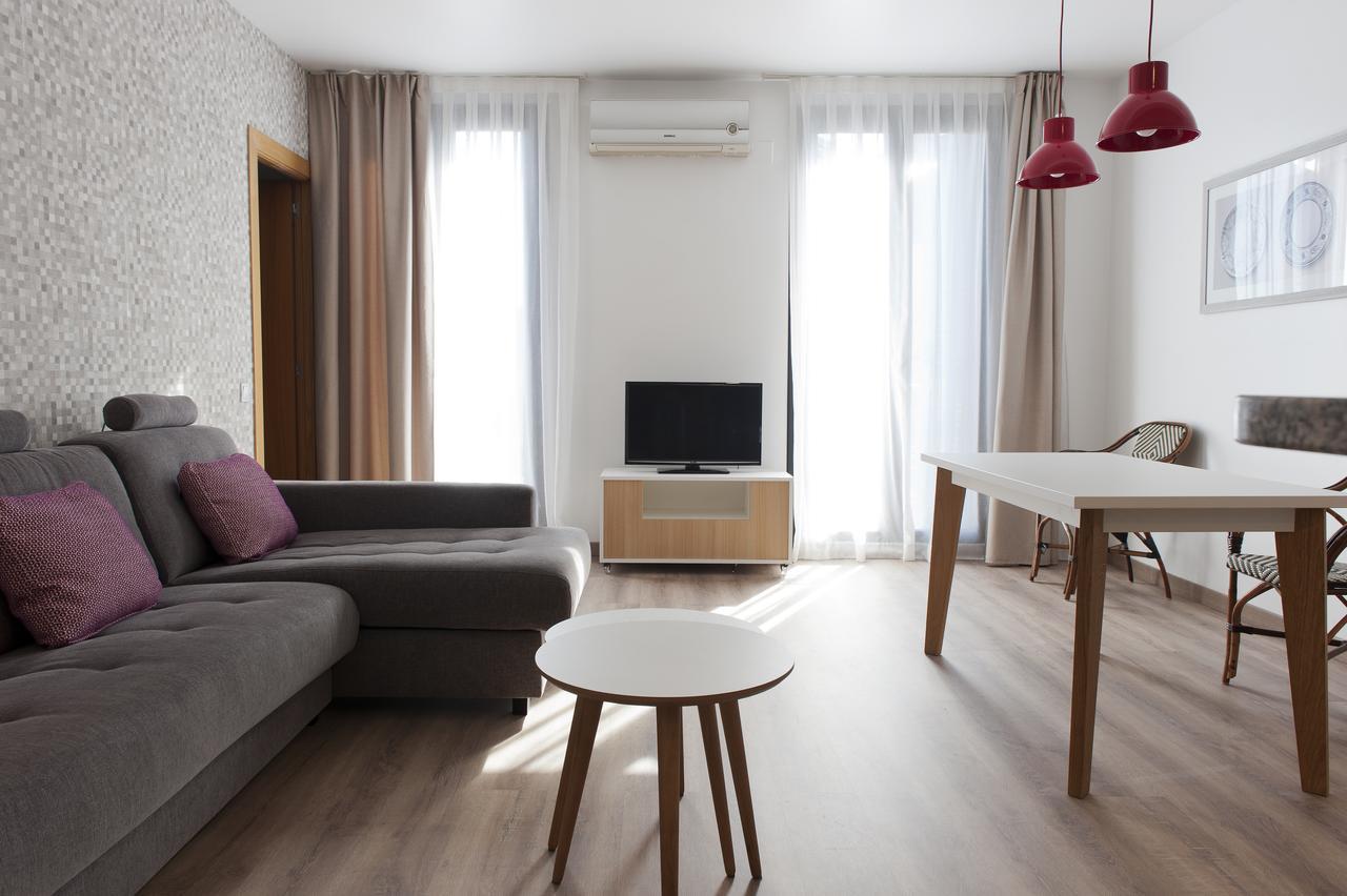 Mh S. Familia Apartment *