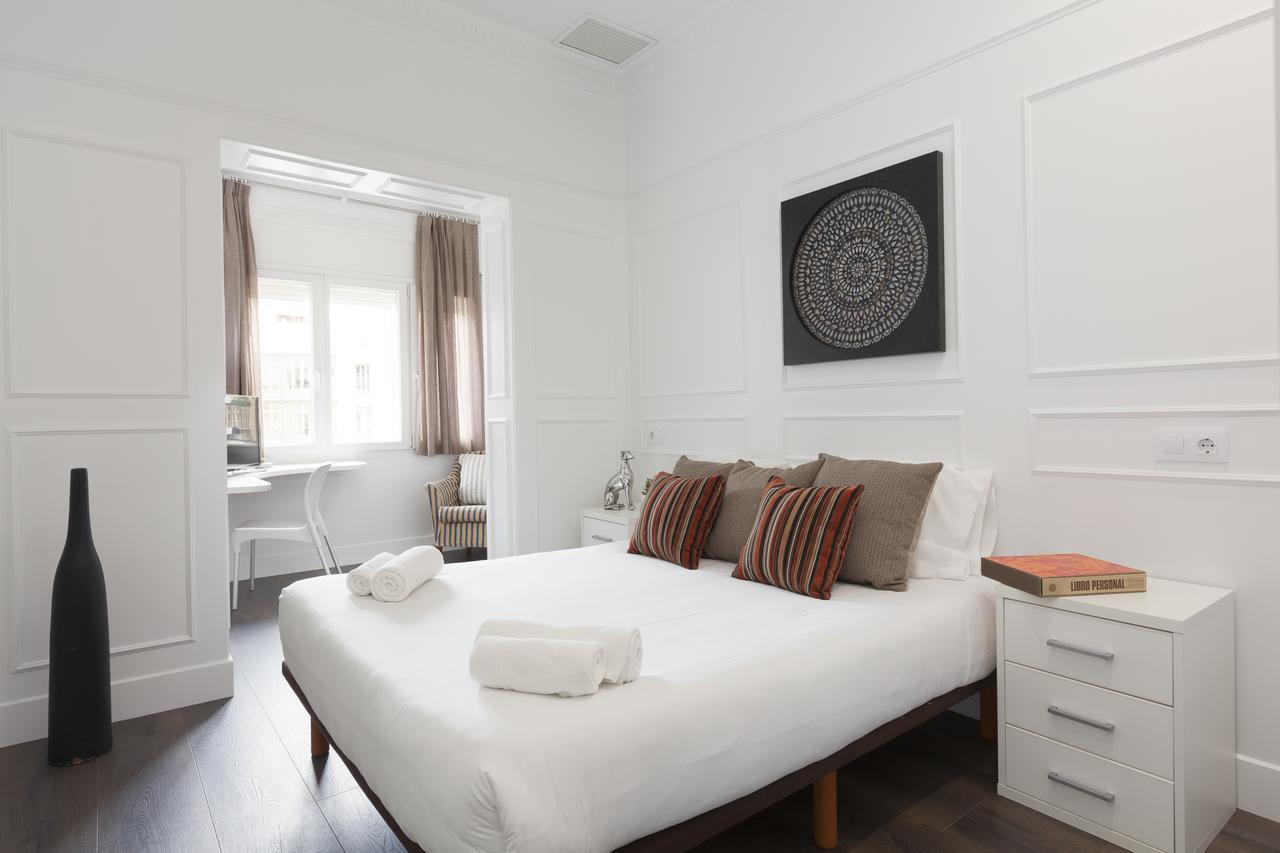 Enjoybcn Coliseum Apartment
