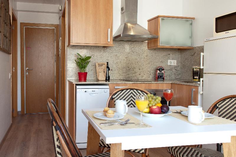 Mh S. Familia Apartment