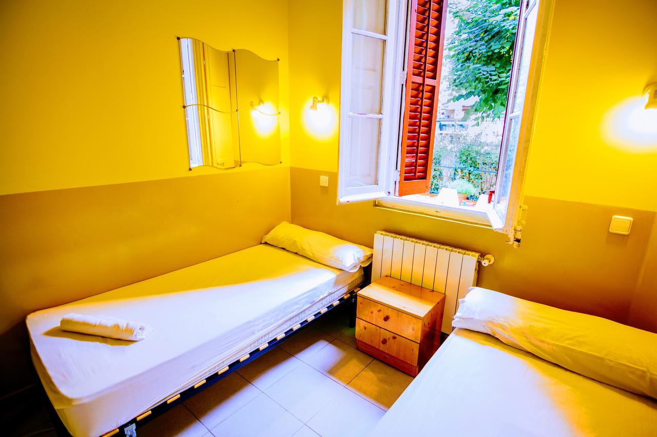 Garden House By Feetup Hostal *