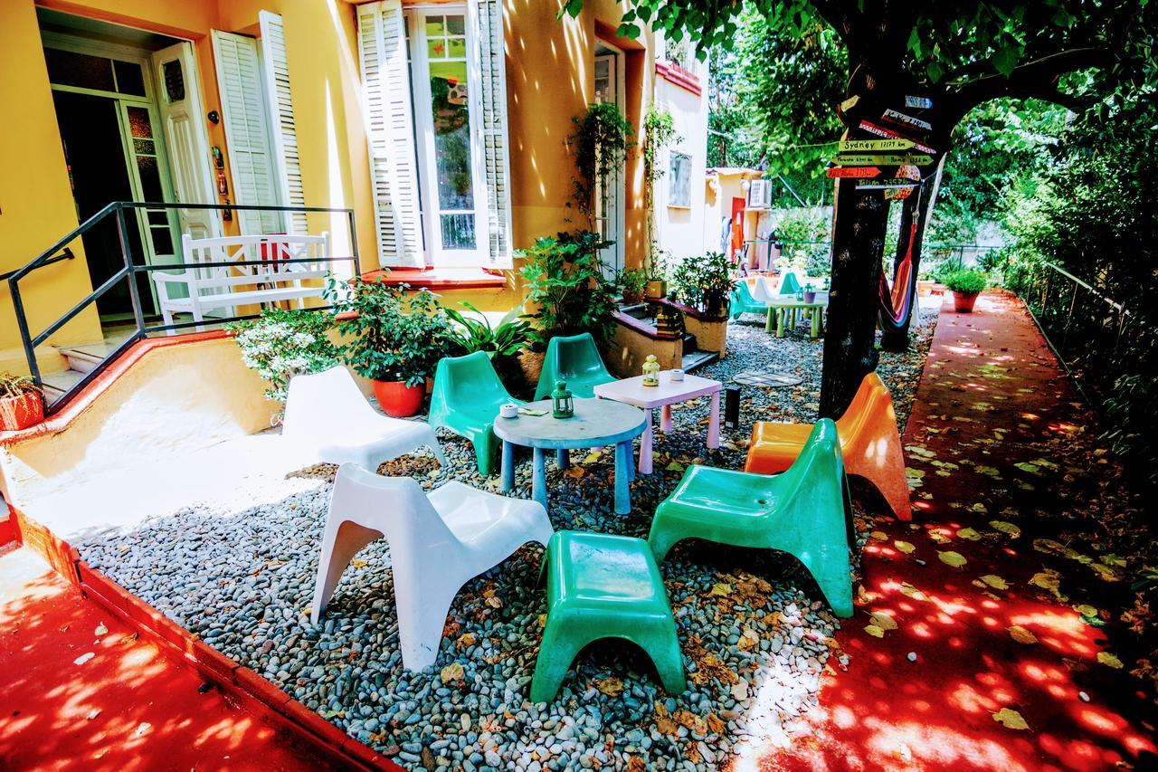 Garden House By Feetup Hostal