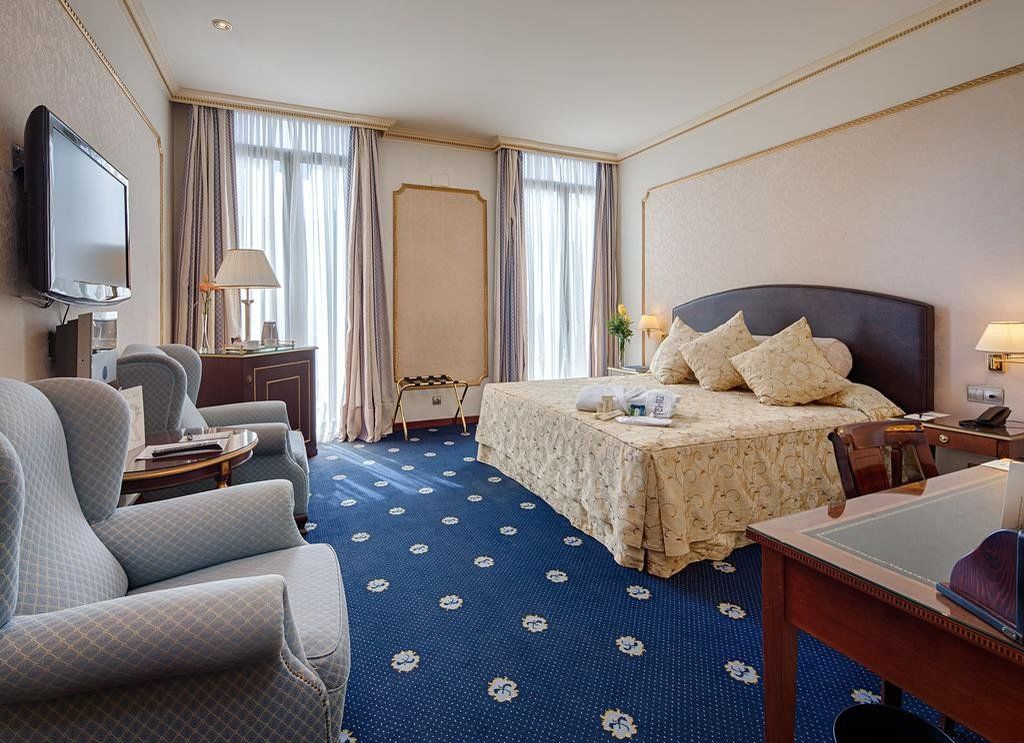 Roger De Llúria Hotel