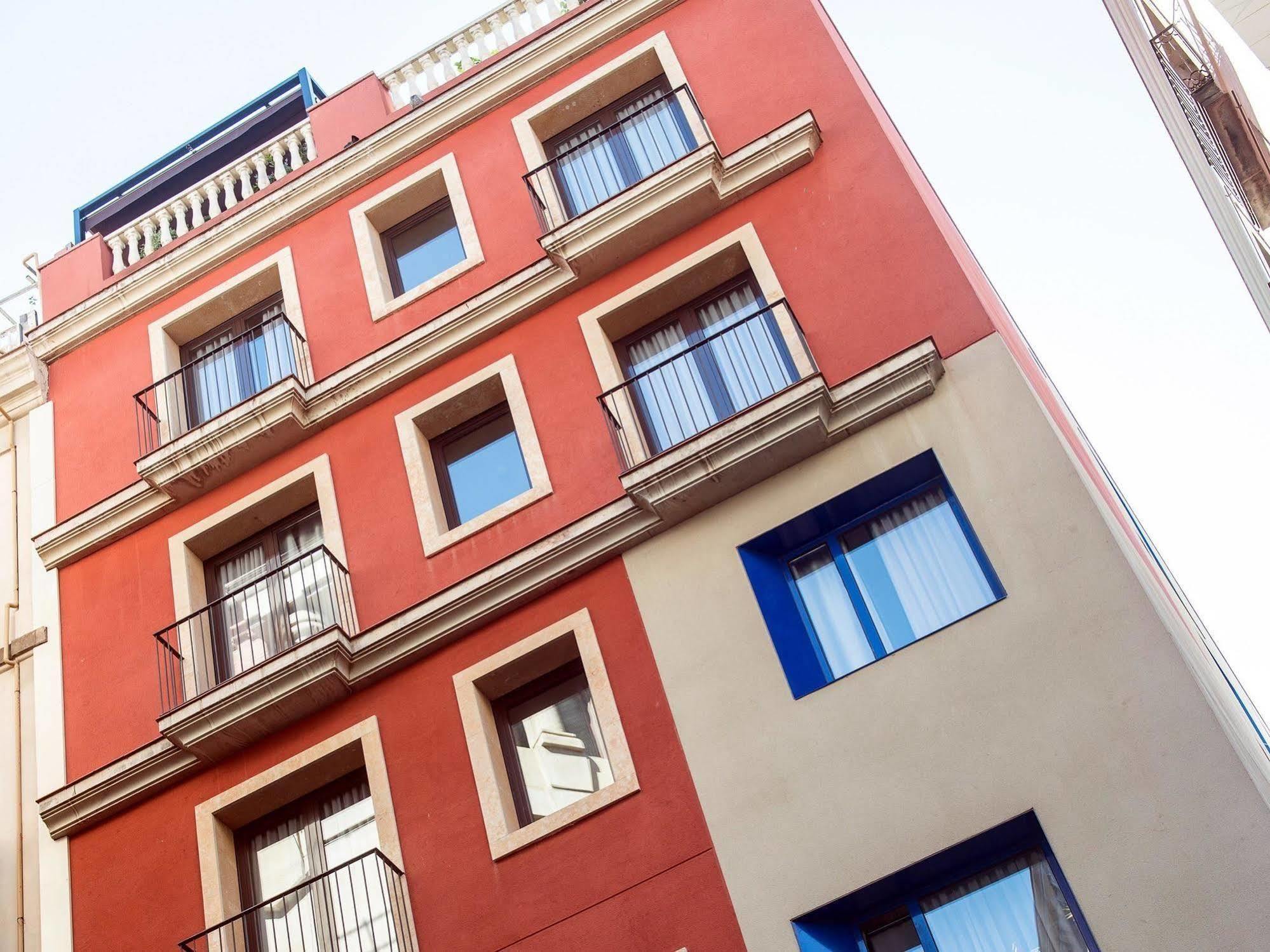 Catalonia Avinyó Hotel