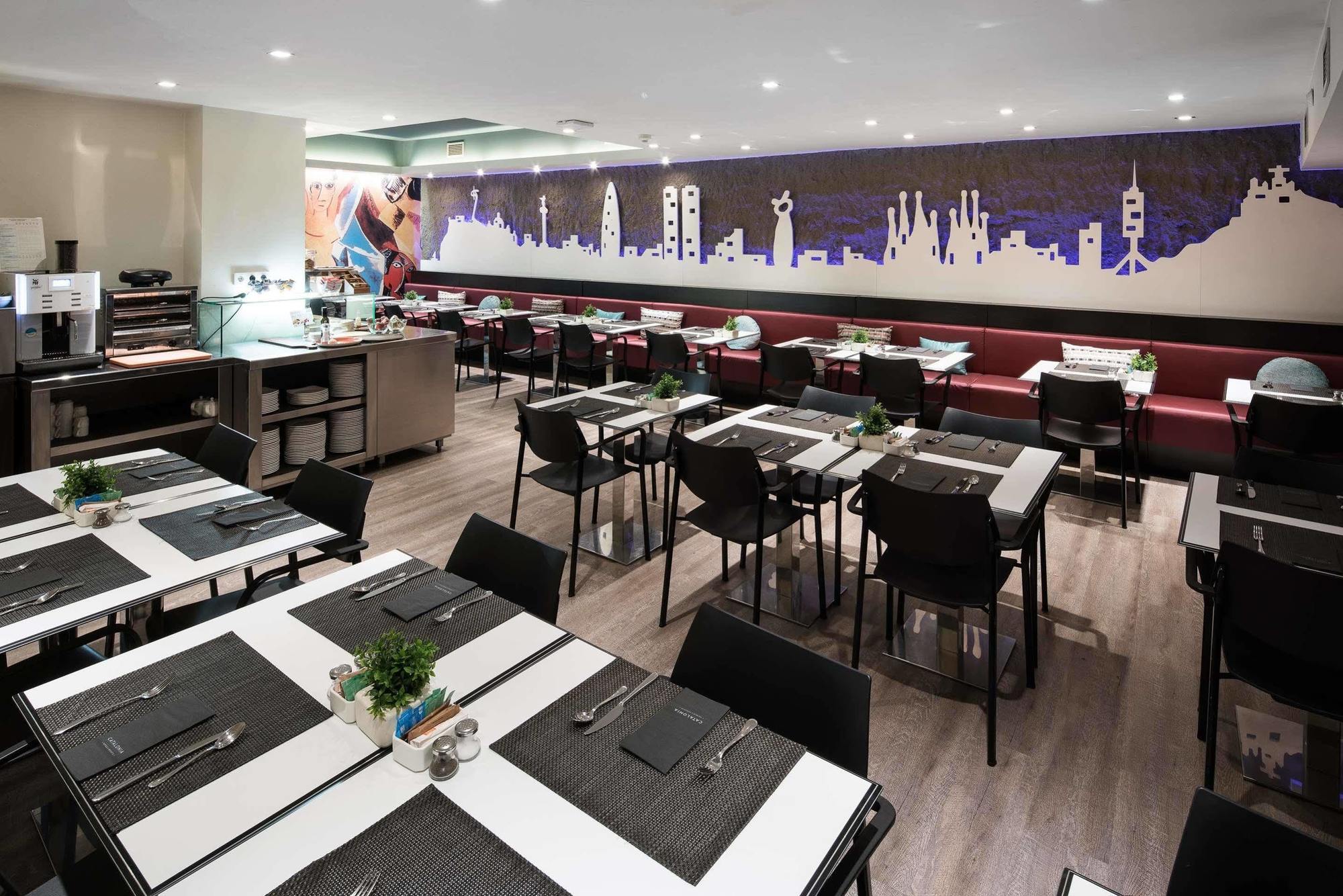Catalonia Avinyó Hotel 3*