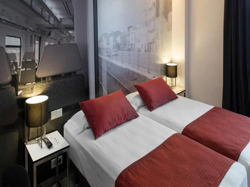 Catalonia Avinyó Hotel 3*