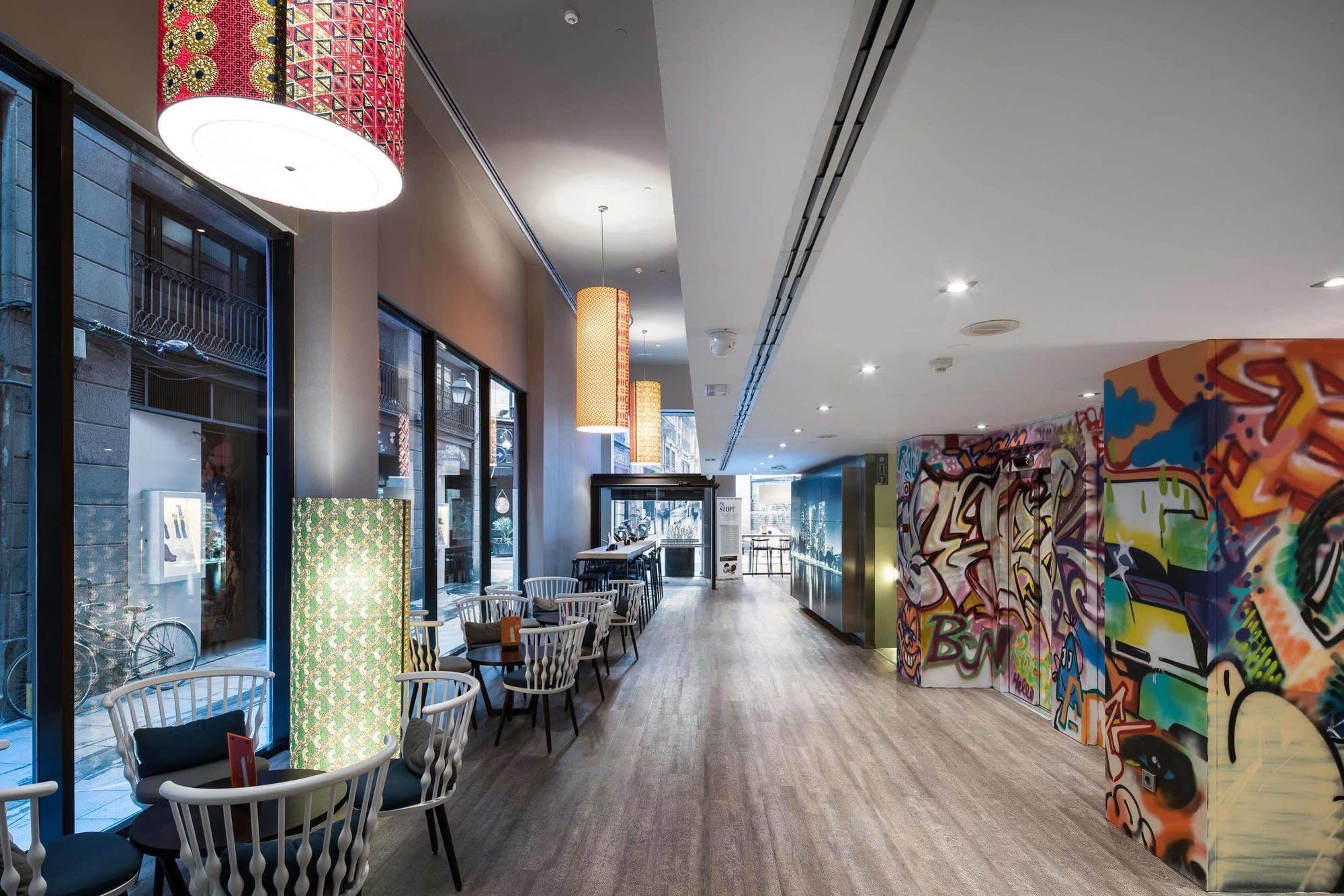 Catalonia Avinyó Hotel 3*