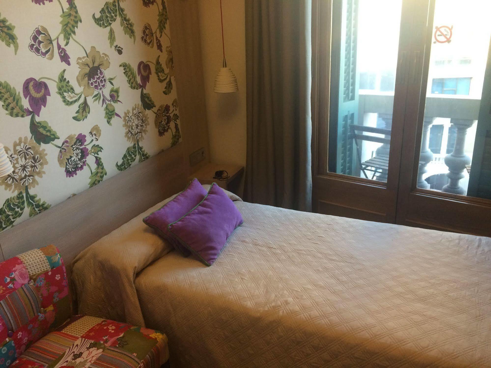 Ginebra Hotel *