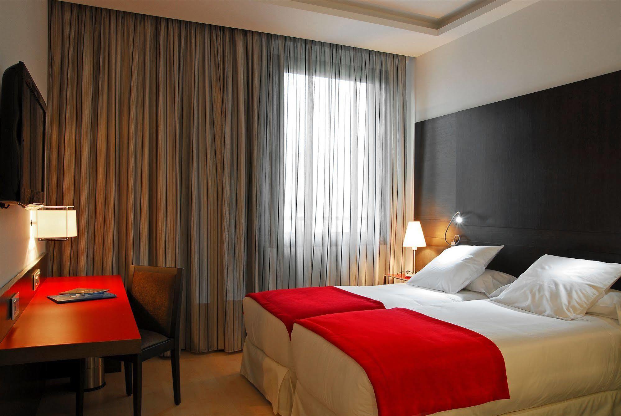 Grupotel Gran Via 678 Hotel 4*