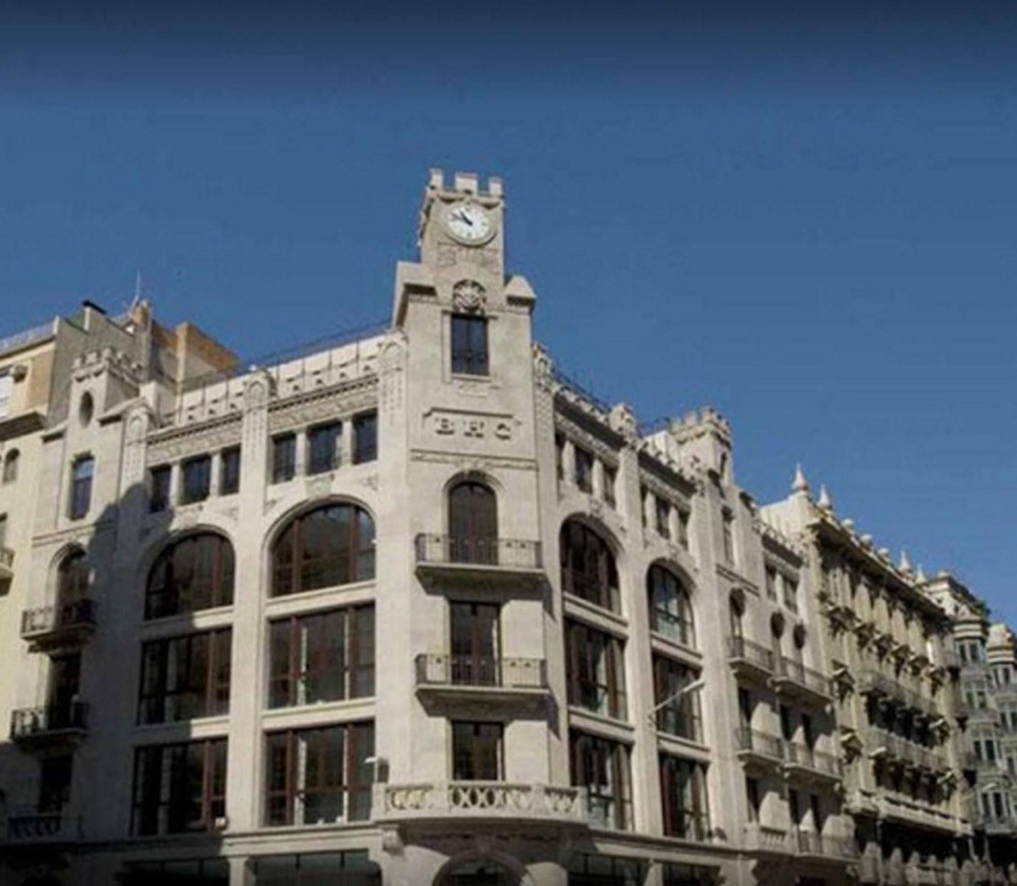 Colonial Hotel 4*