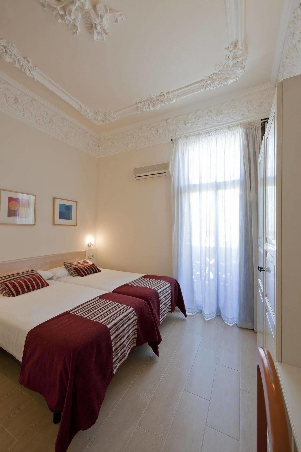 Pensión Hostal Central Barcelona 2*