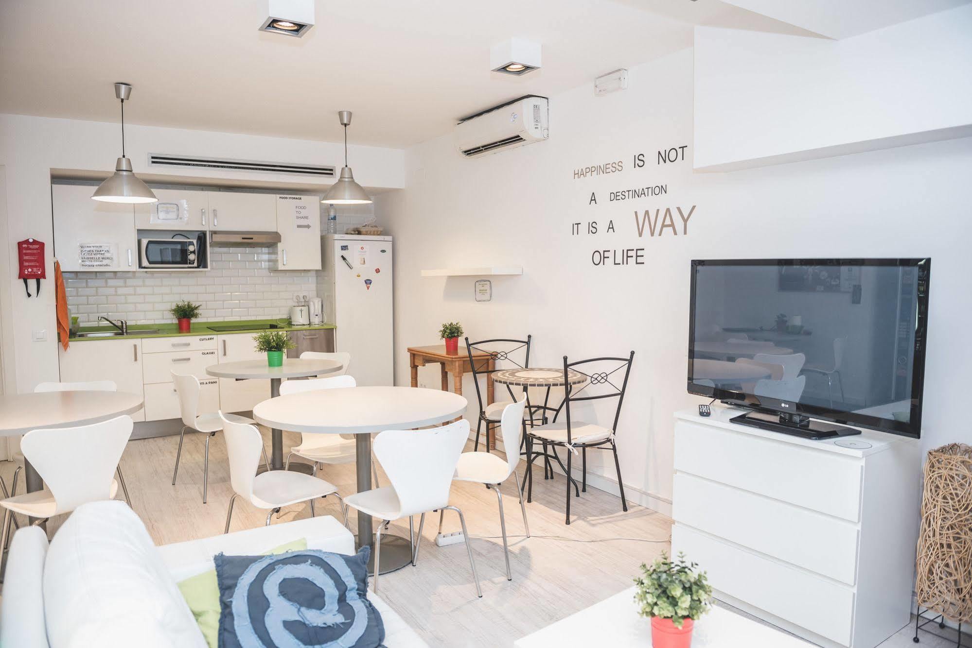 Rocket Gracia Hostal