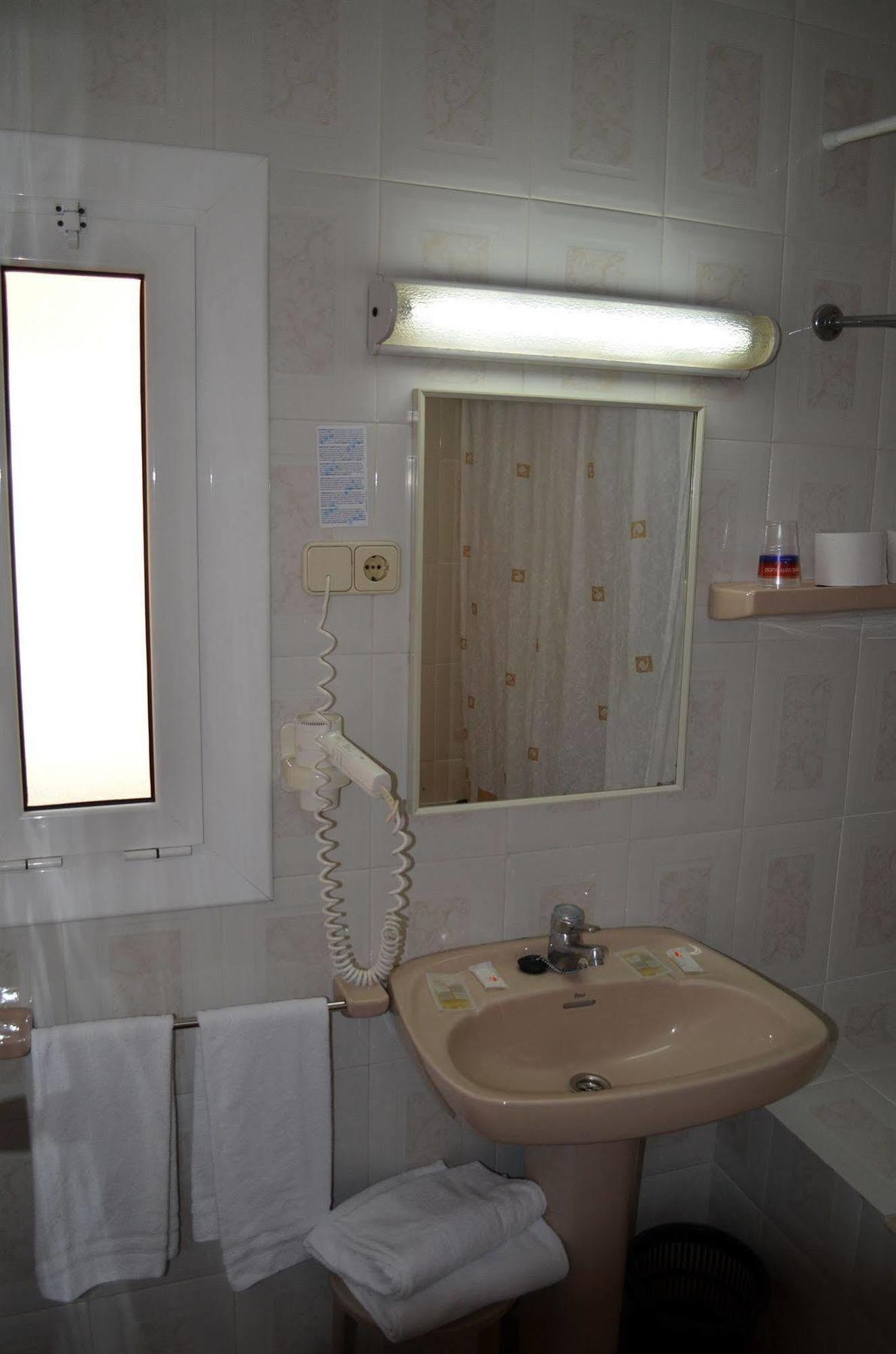 Hotel Cuatro Naciones 2*