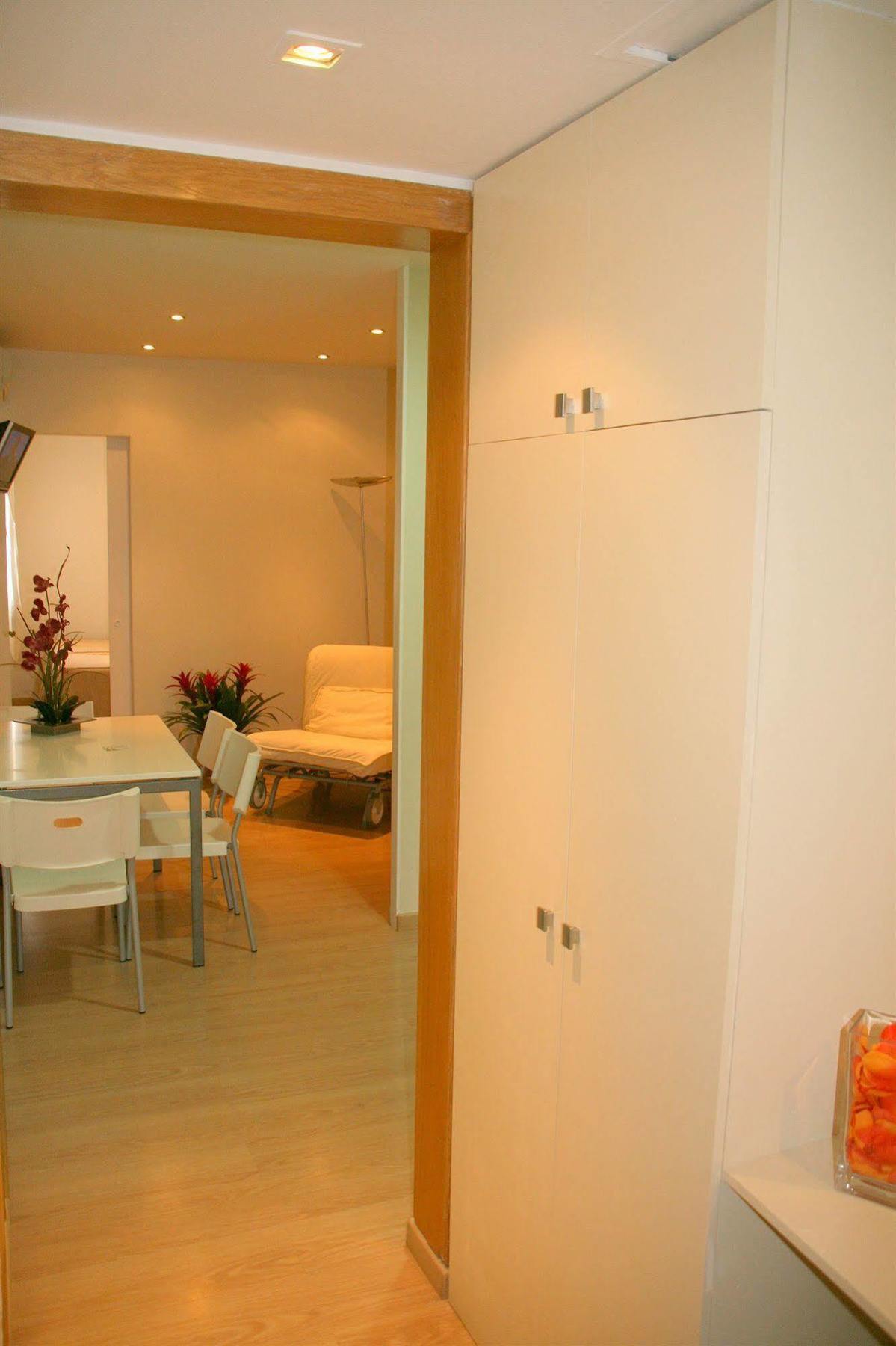 Bcnstop Sagrada Familia Apartahotel