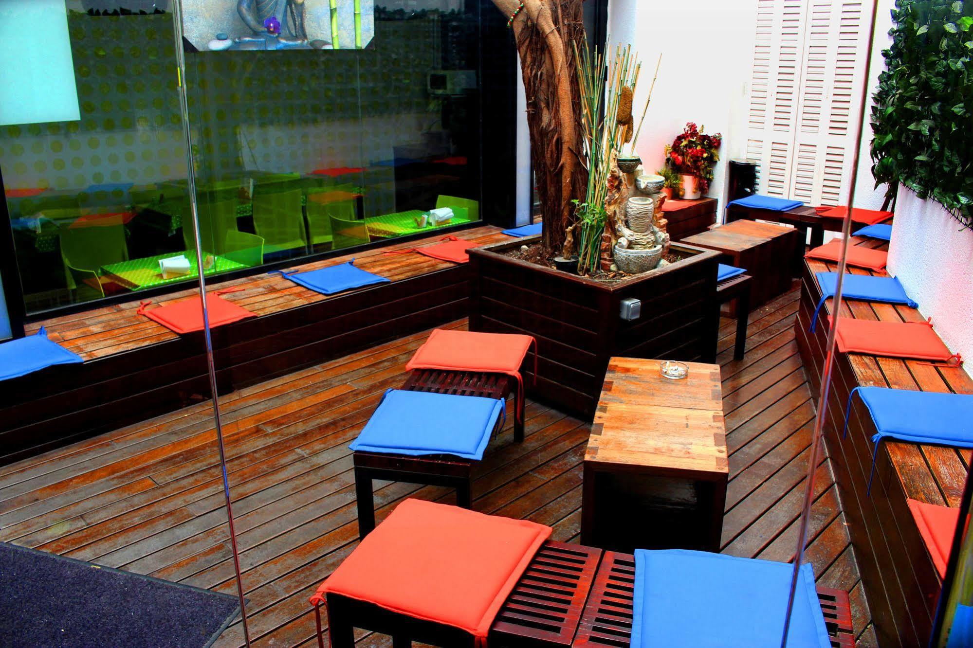 Hostal Raval Botella Private