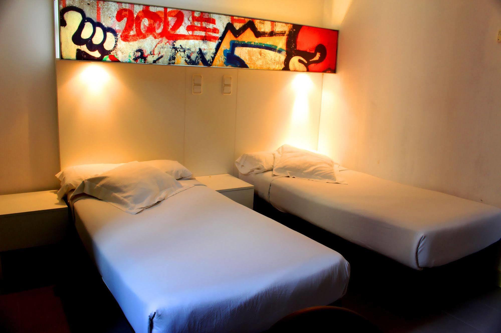 Hostal Raval Botella Private Barcelona