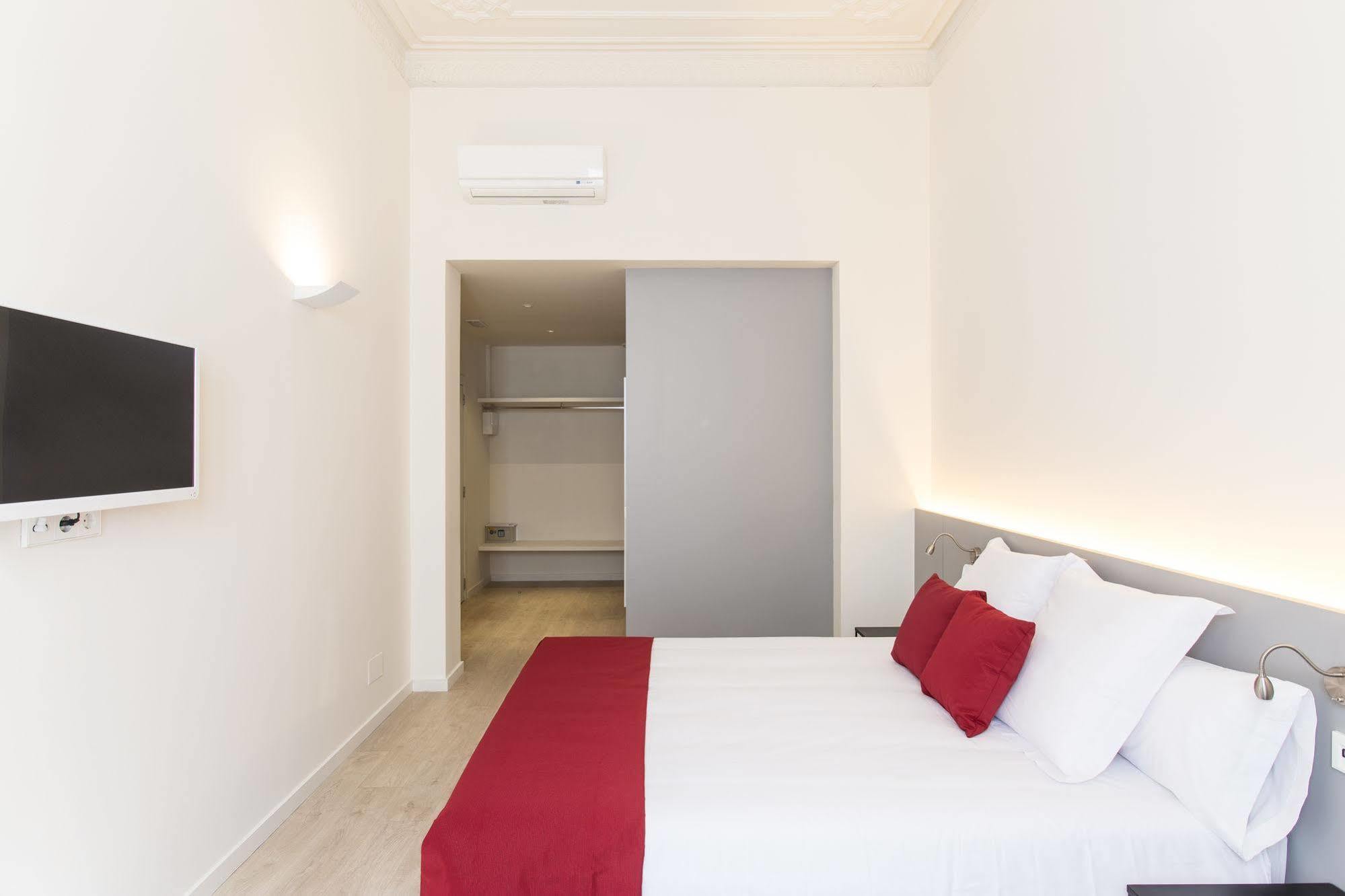 Izaila Plaza Catalunya Pensión 3*