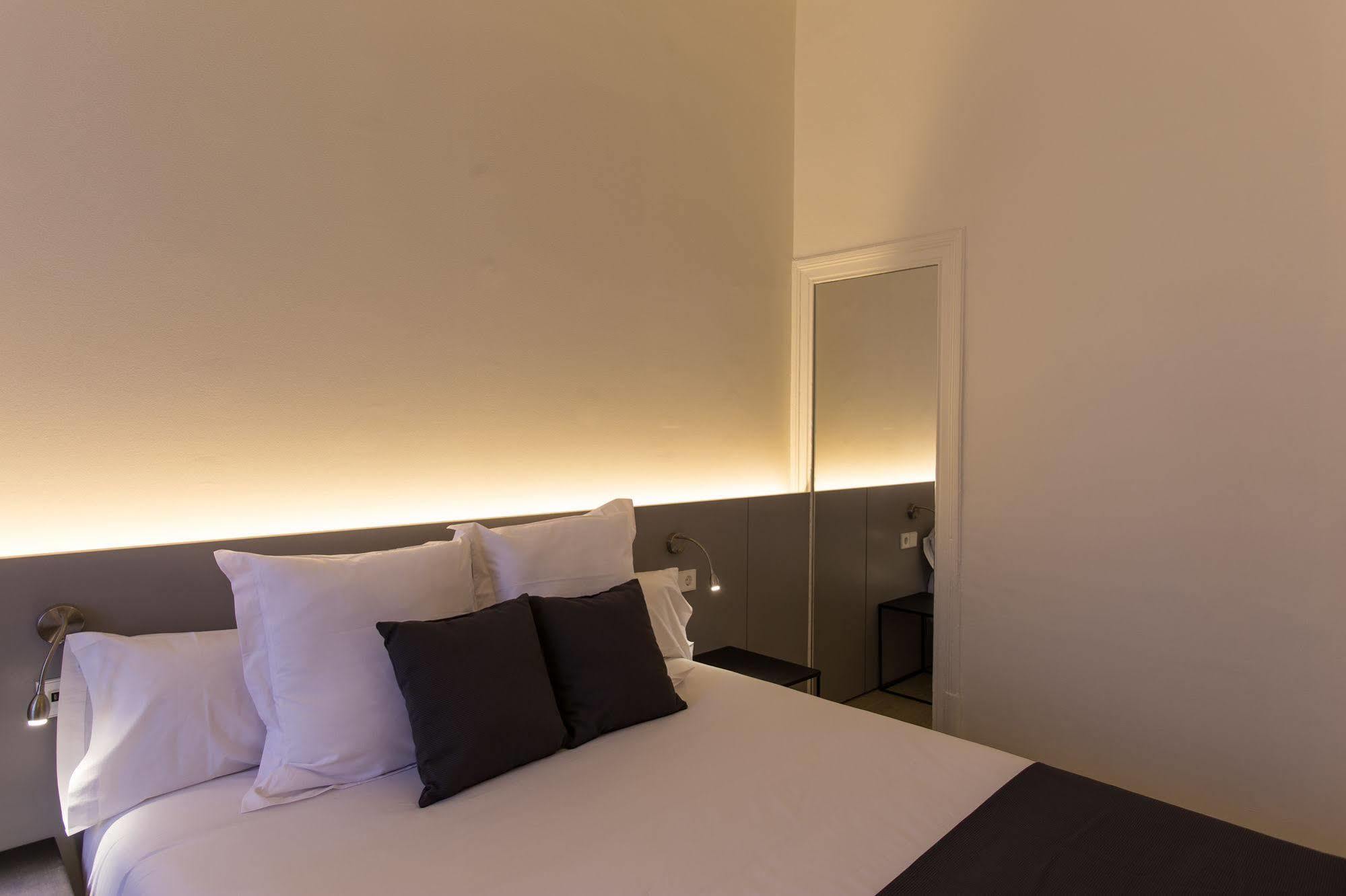 Izaila Plaza Catalunya Pensión 3*