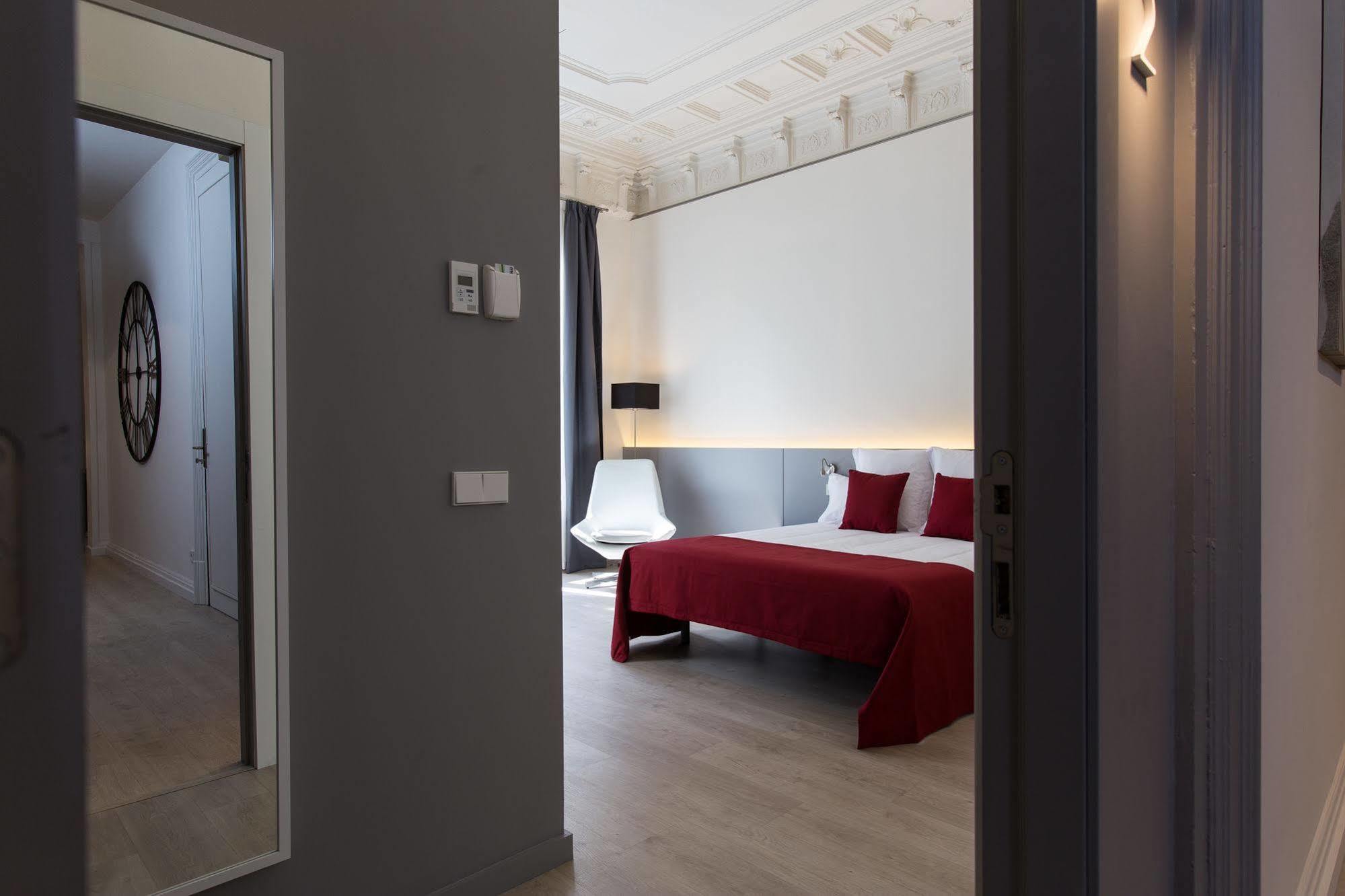 Pensión Izaila Plaza Catalunya 3*