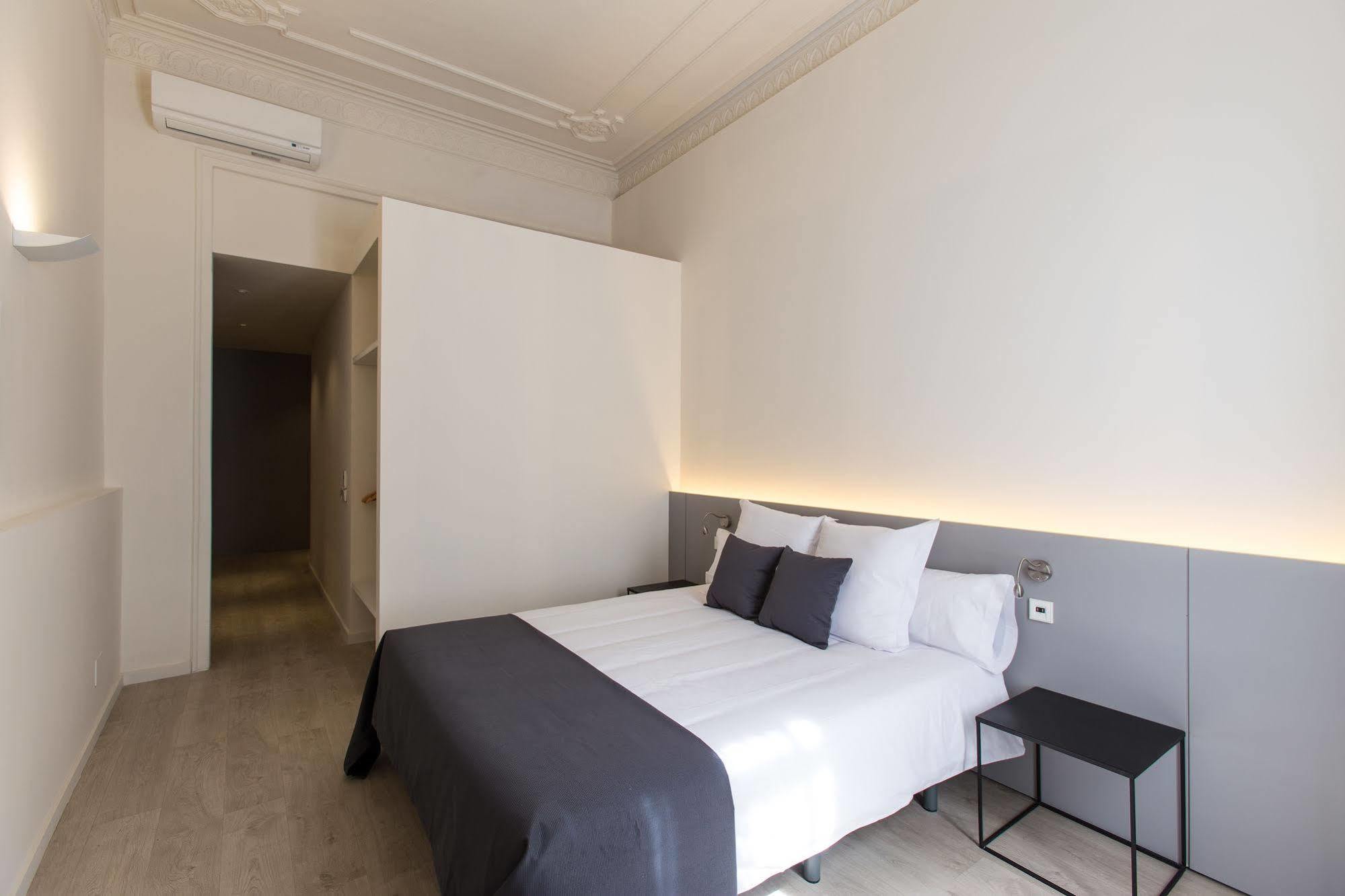 Pensión Izaila Plaza Catalunya 3*