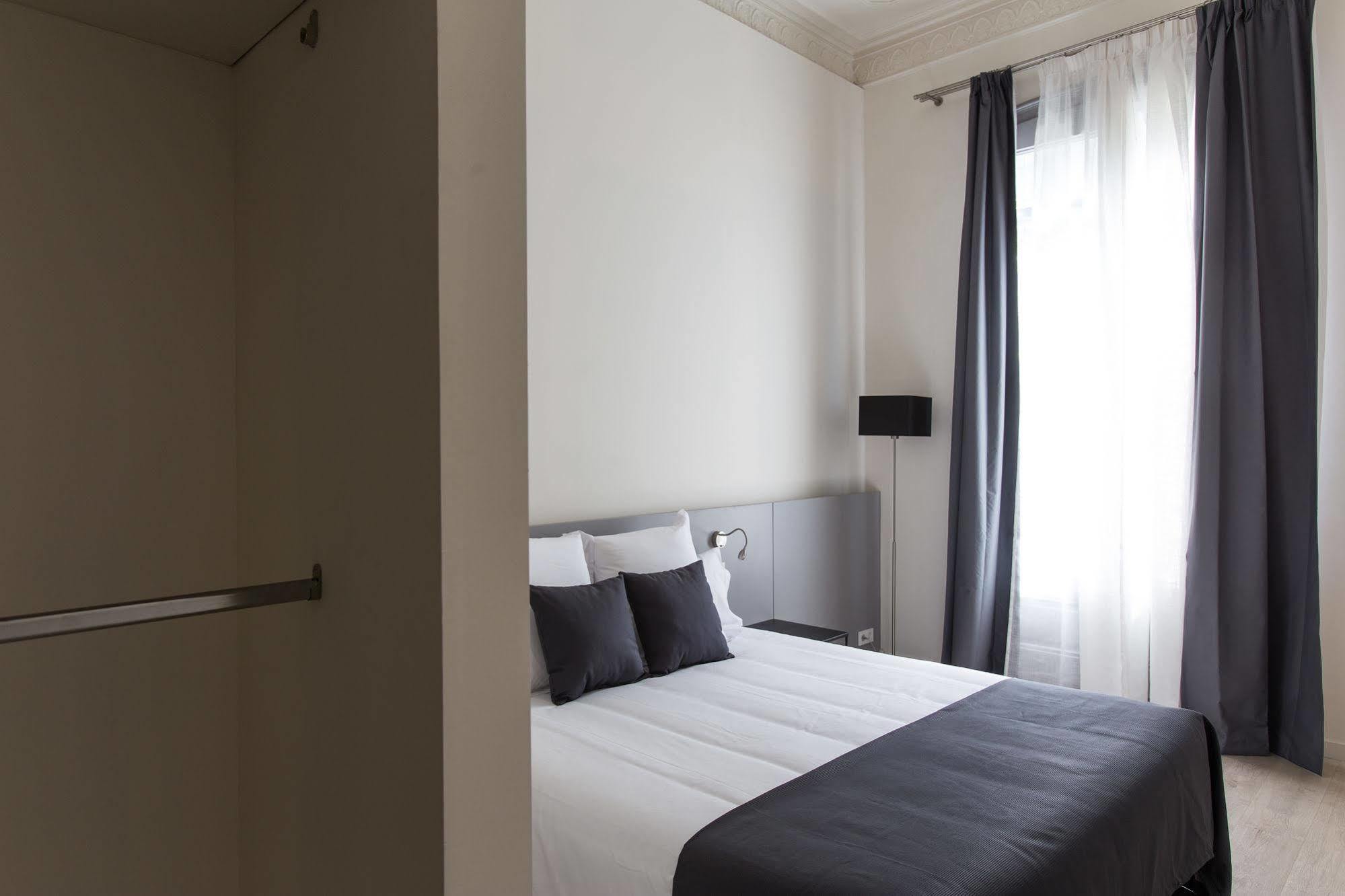 Pensión Izaila Plaza Catalunya 3*