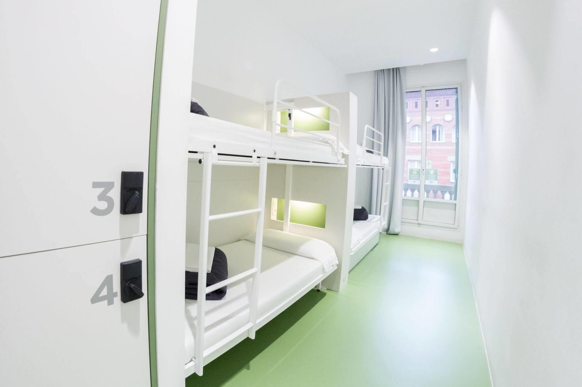 Sant Jordi Rock Palace Hostel *