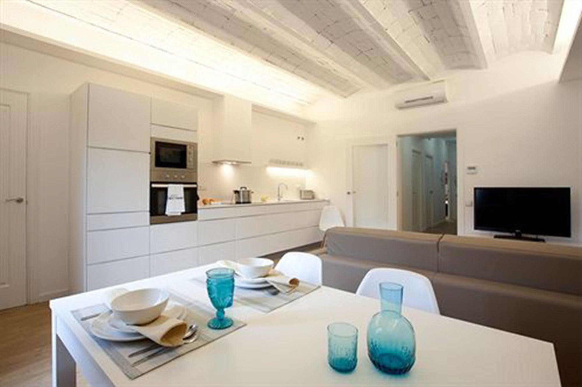 Rent Near Plaza De Cataluña Apartamento *