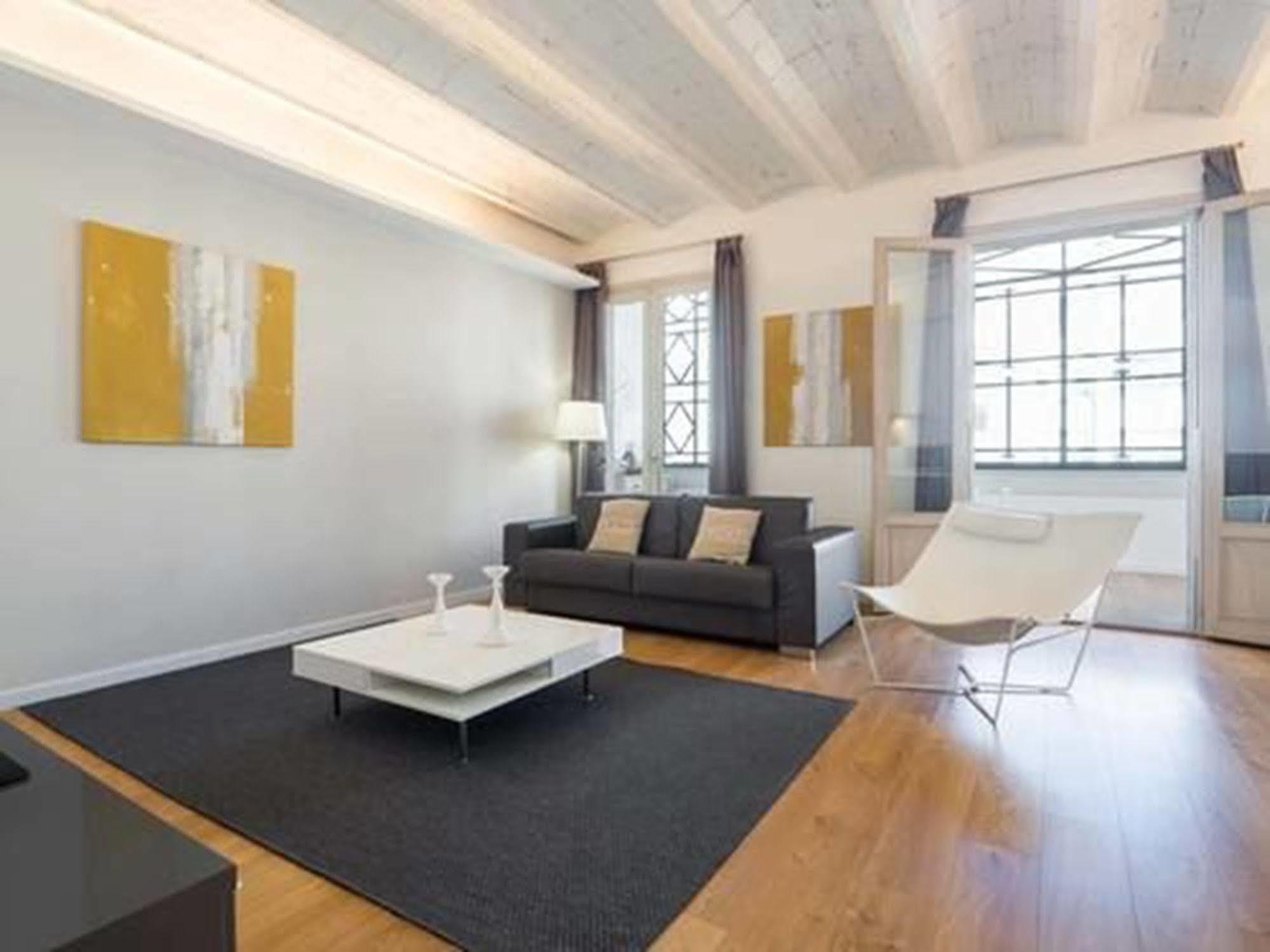 Rent Near Plaza De Cataluña Apartamento