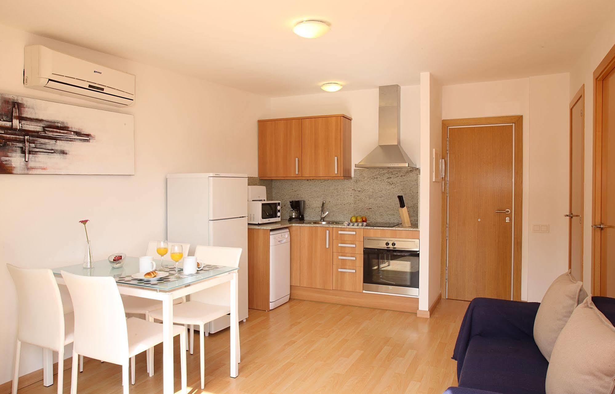 Mh S. Familia Apartment