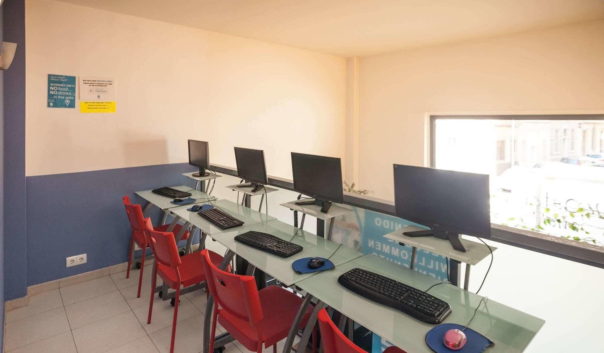 Onefam Sants Hostel