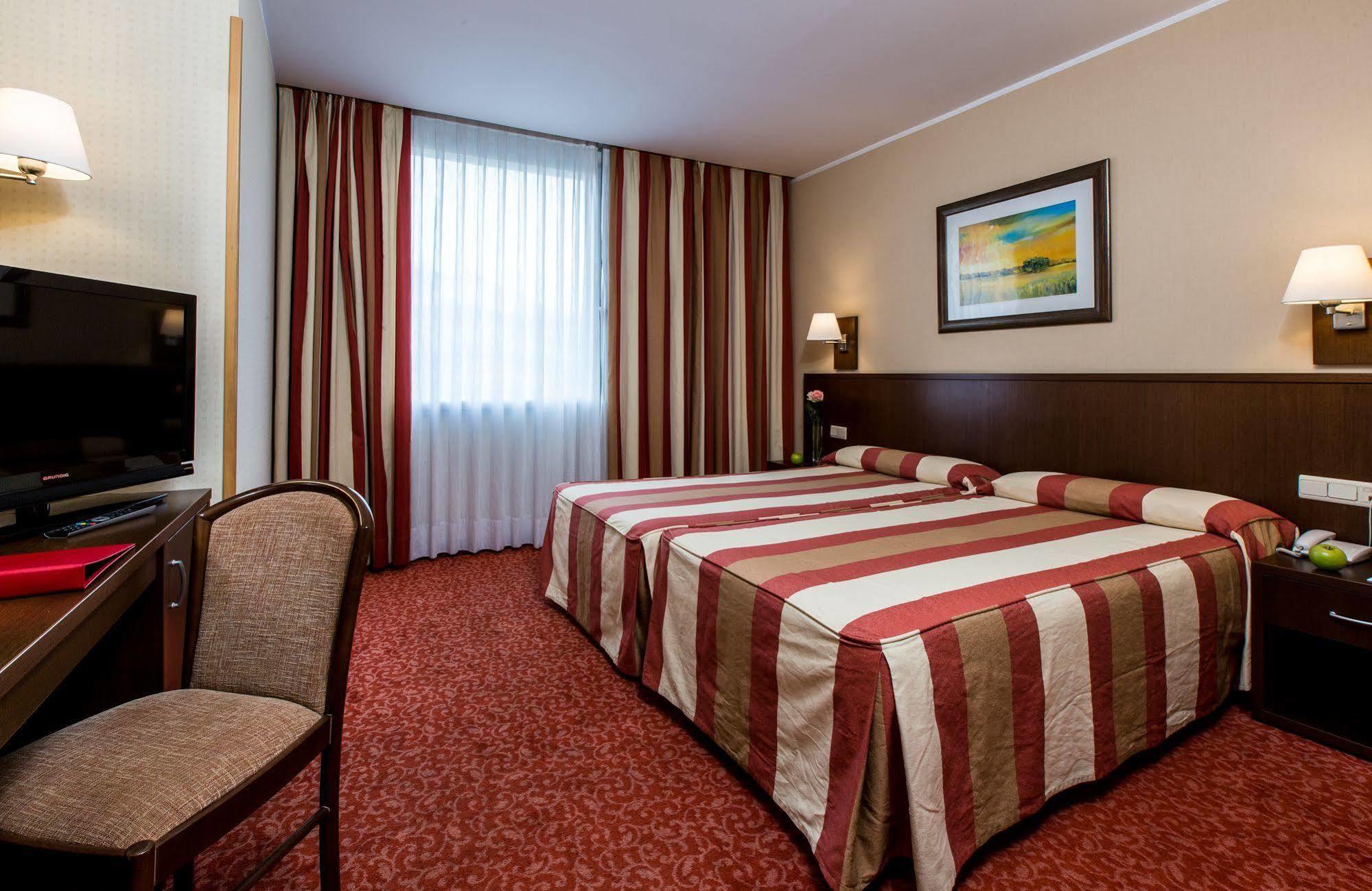 Leonardo Gran Via 3* Barcelona