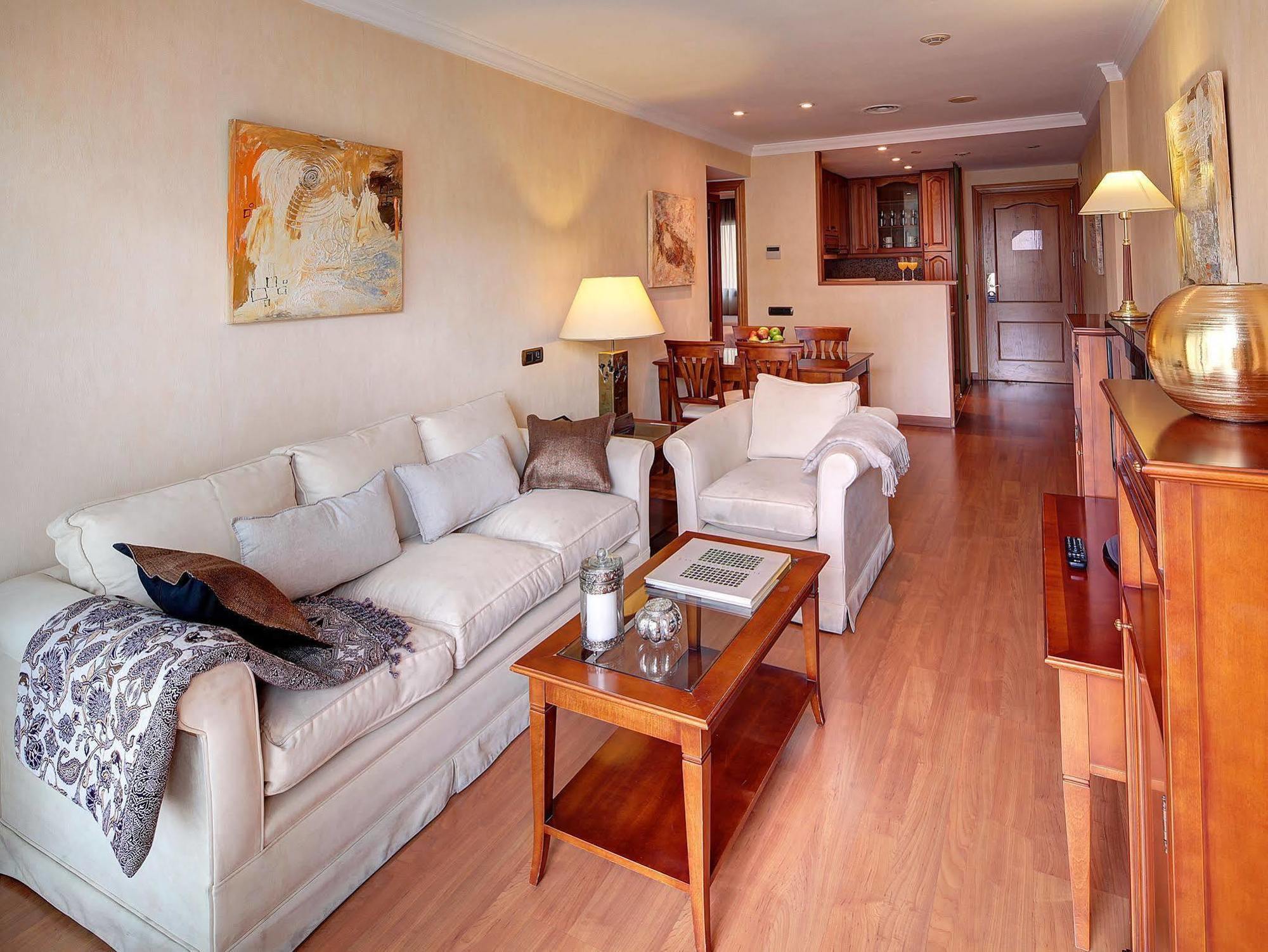 Aparthotel Apartaments-hotel Hispanos 7 Suiza 4*