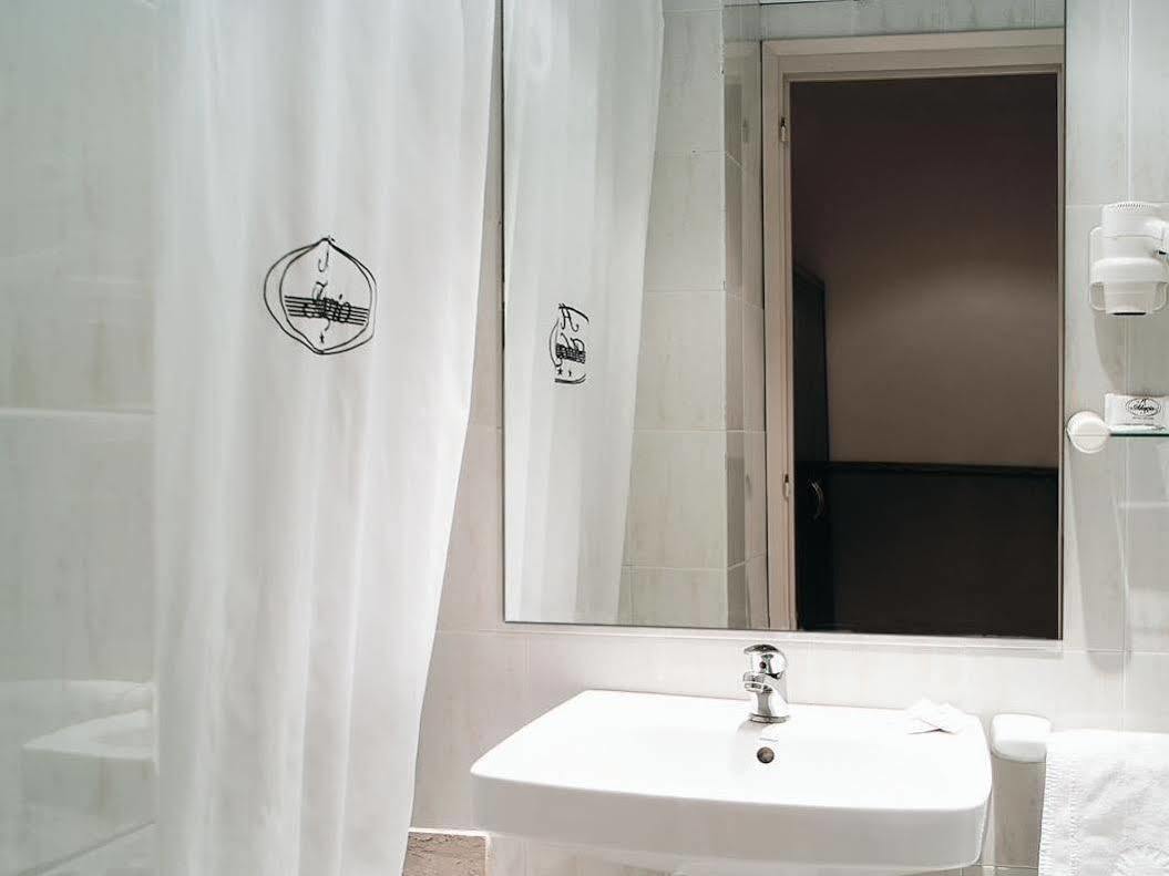 Adagio Hotel 2*