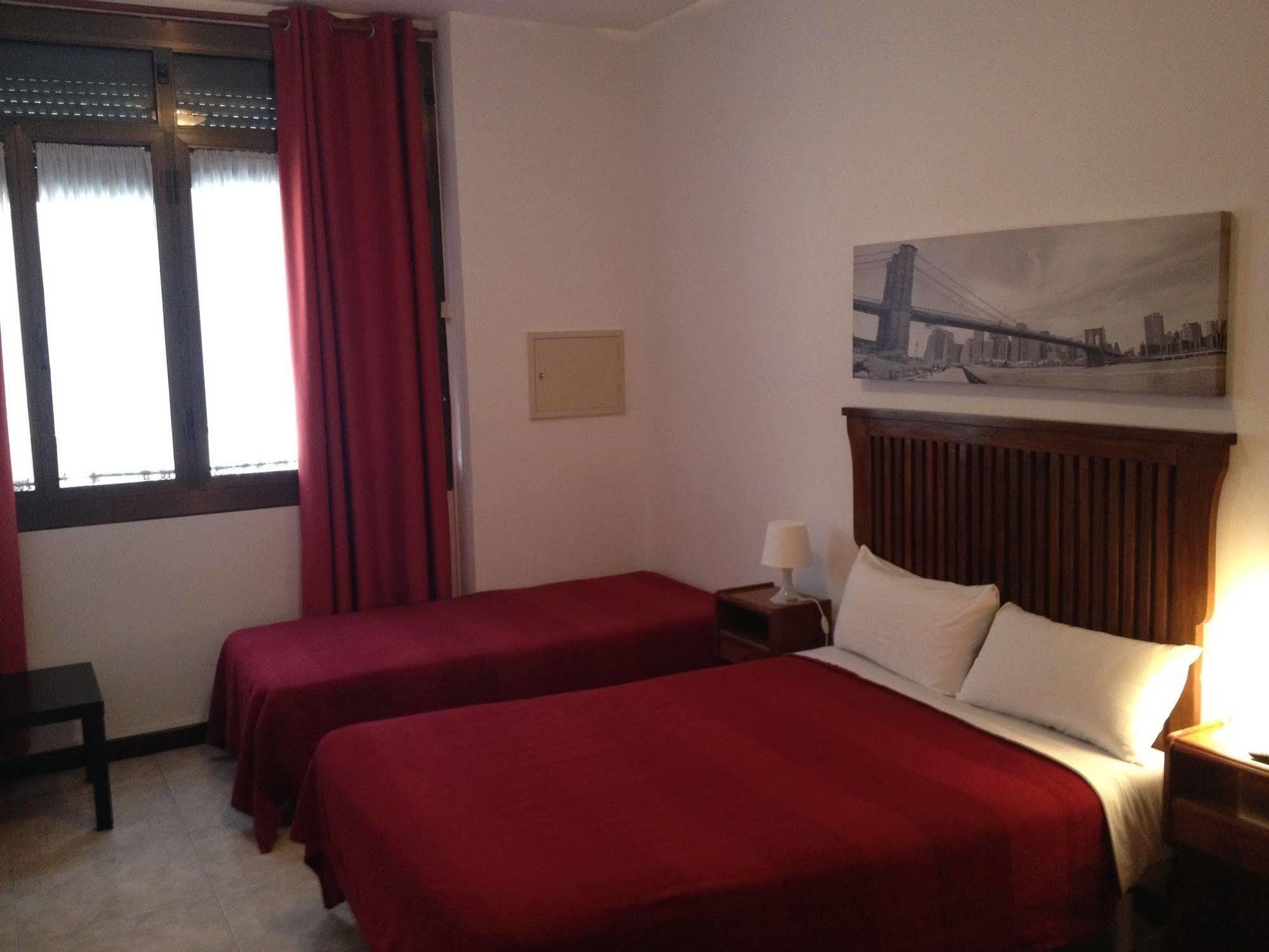 Absolut Centro Hotel 2*