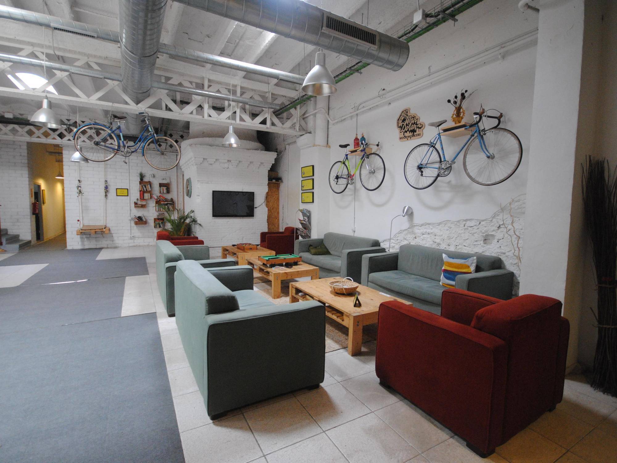 Bed & Bike Hostal