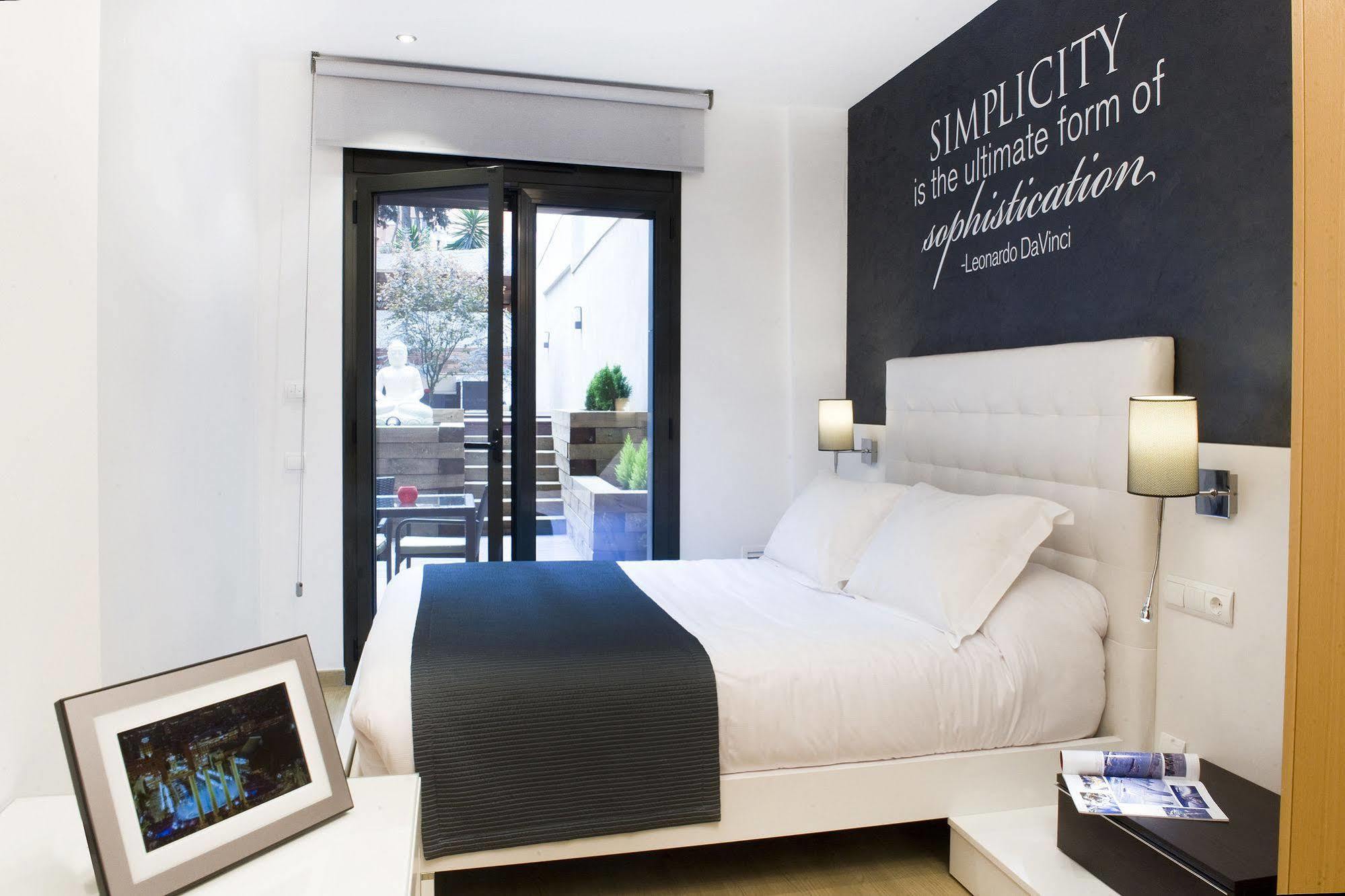 Apartahotel To Barcelona