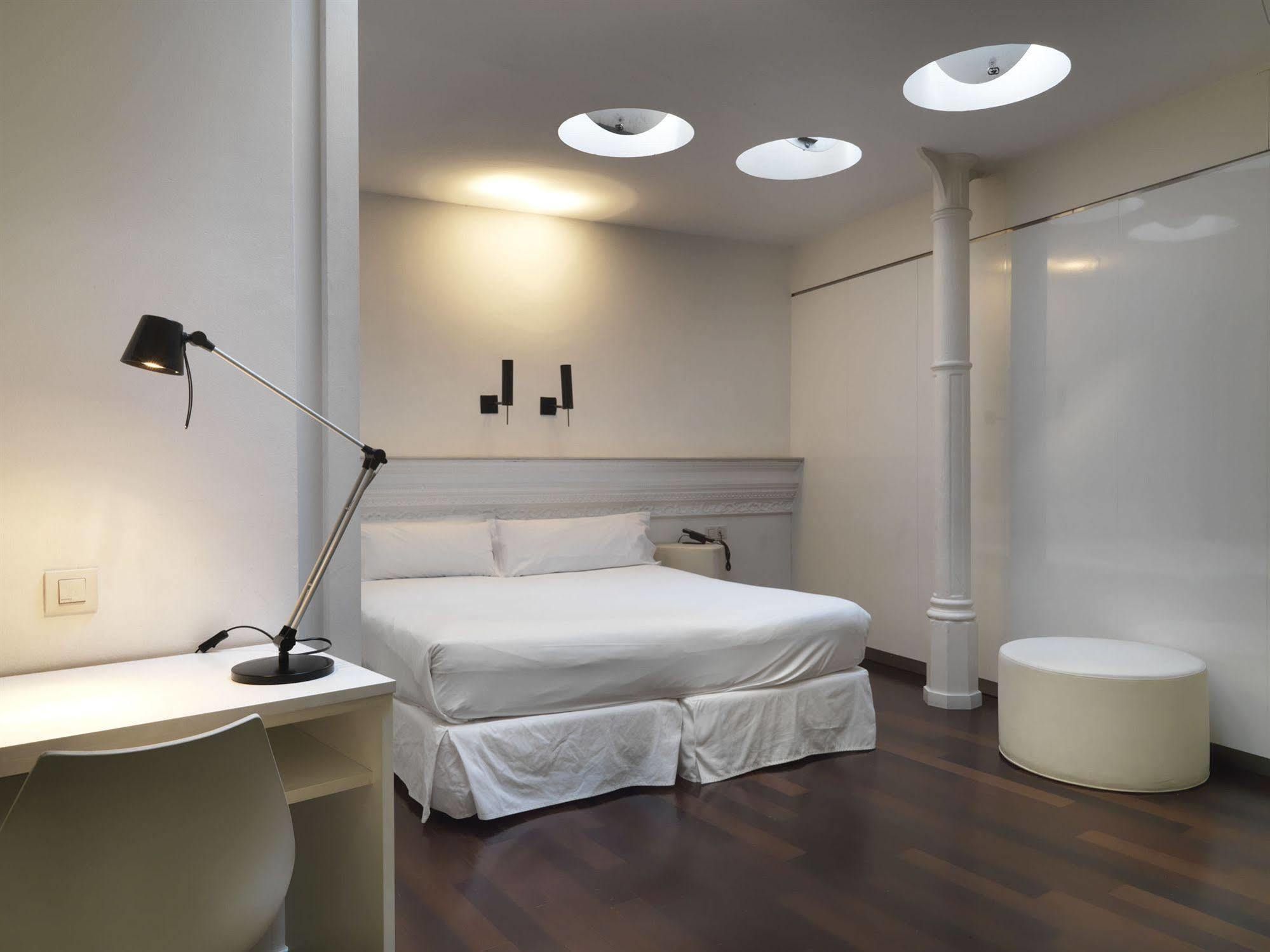 Hotel Chic & Basic Born Boutique