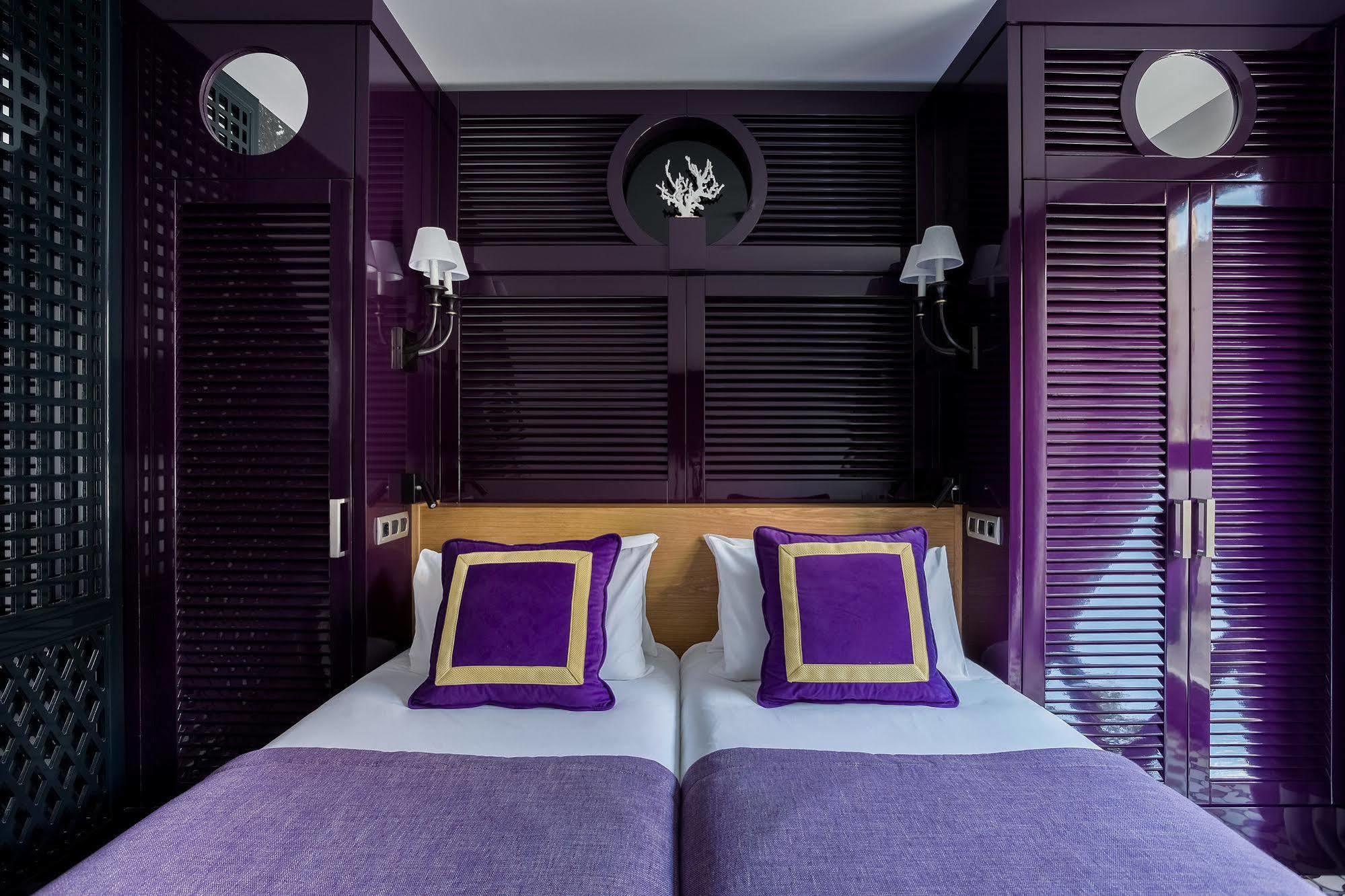 Mate Anna, Hotel