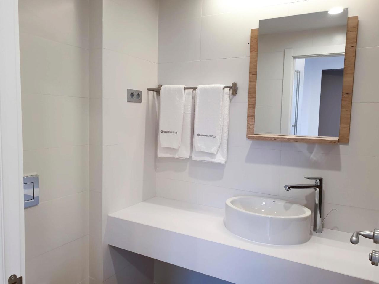Ginosi Pedralbes Hotel 3*