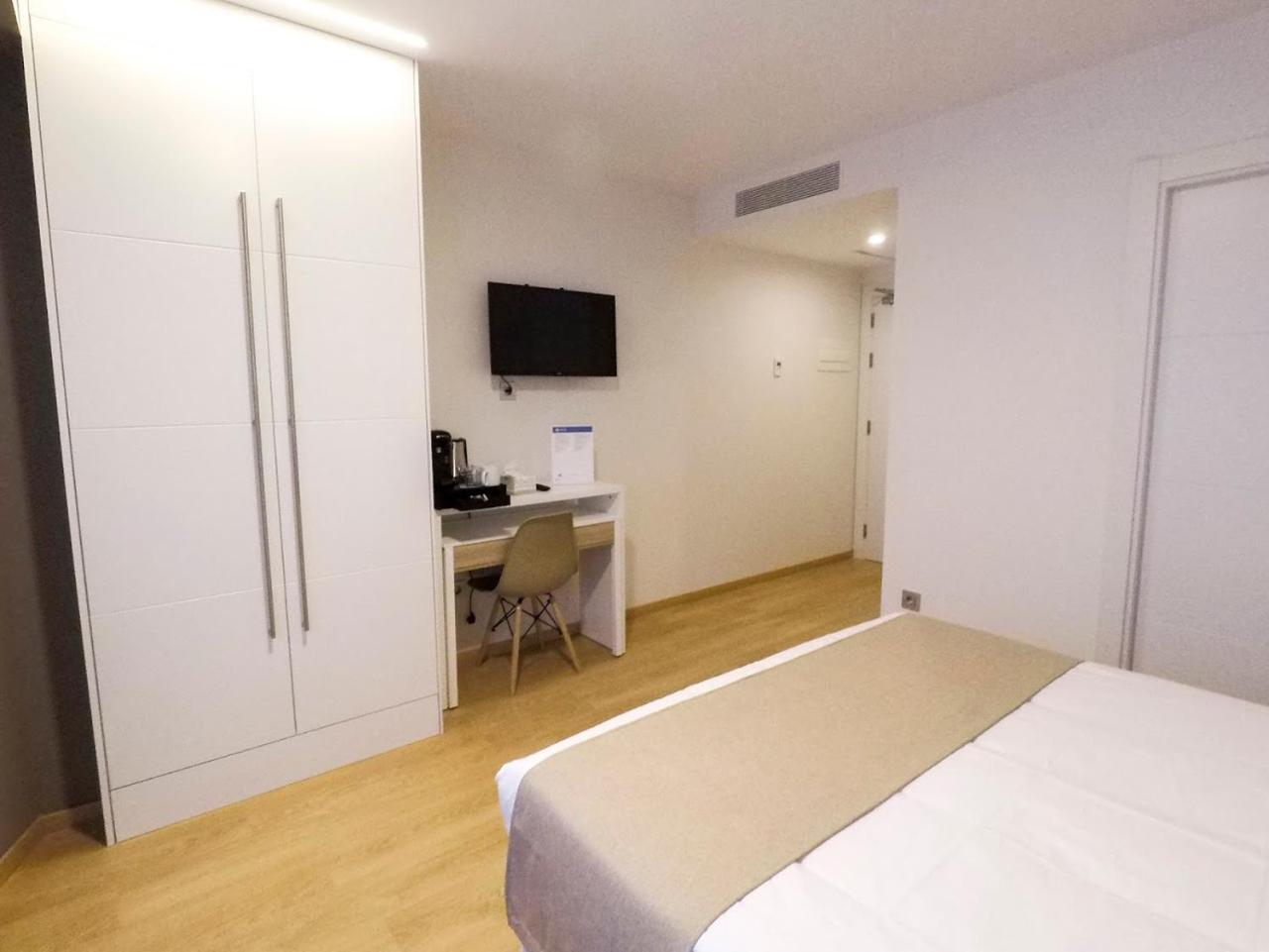Ginosi Pedralbes Hotel