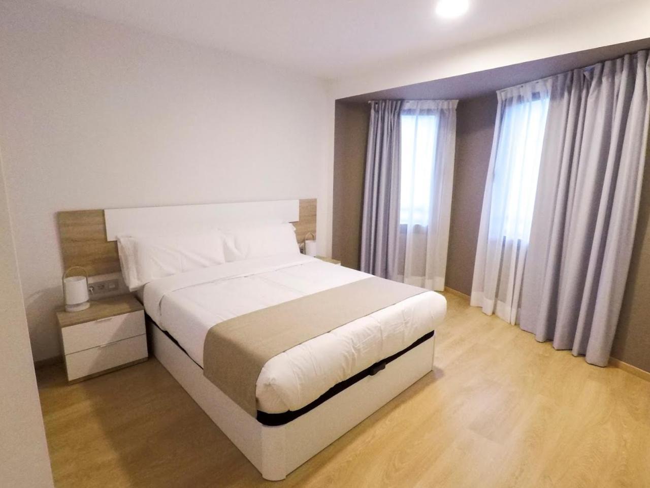 Ginosi Pedralbes Hotel