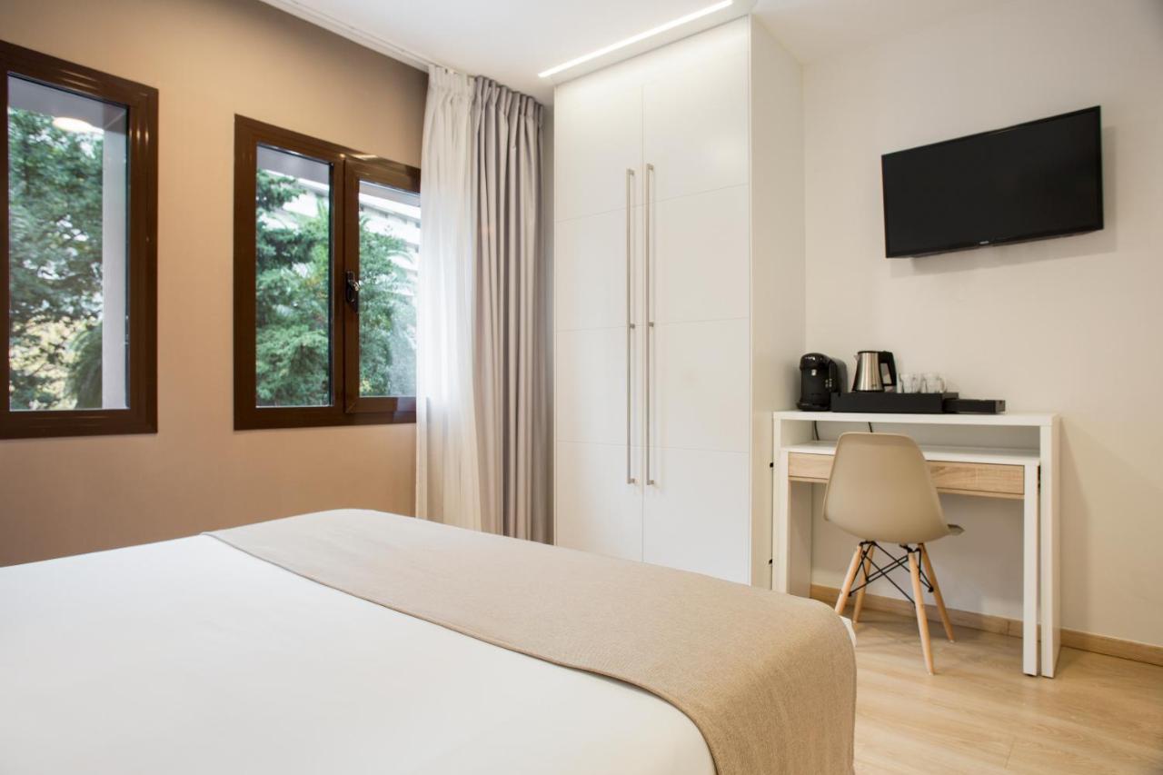 Hotel Ginosi Pedralbes 3*