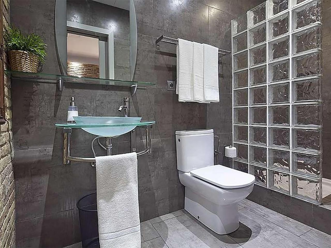 Bhm1 1036 Carrer De La Creu Coberta, 32, Principal Apartment Barcelona